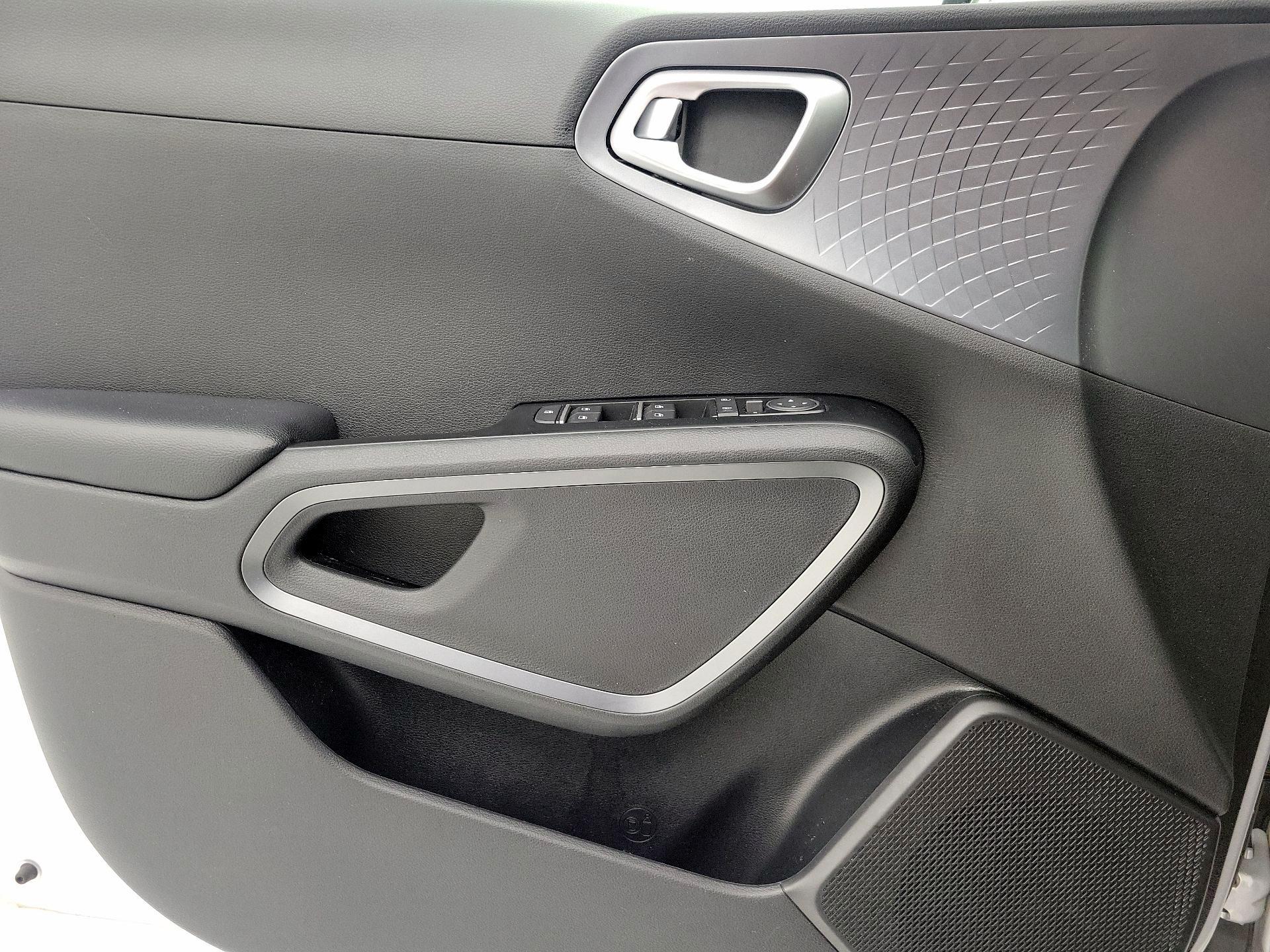 Thumbnail: 2020 Kia Soul - 12