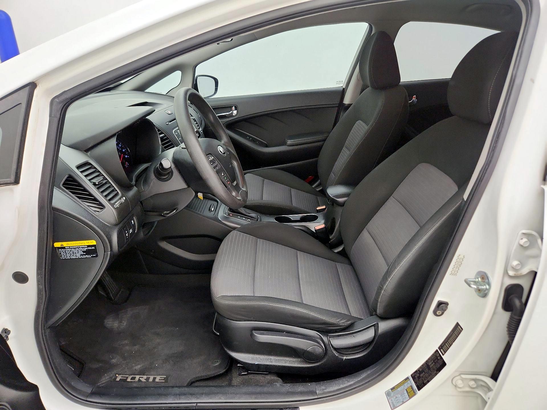 Thumbnail: 2016 Kia Forte - 11