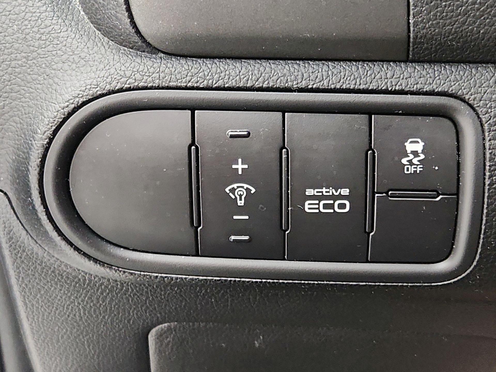 Thumbnail: 2016 Kia Forte - 13