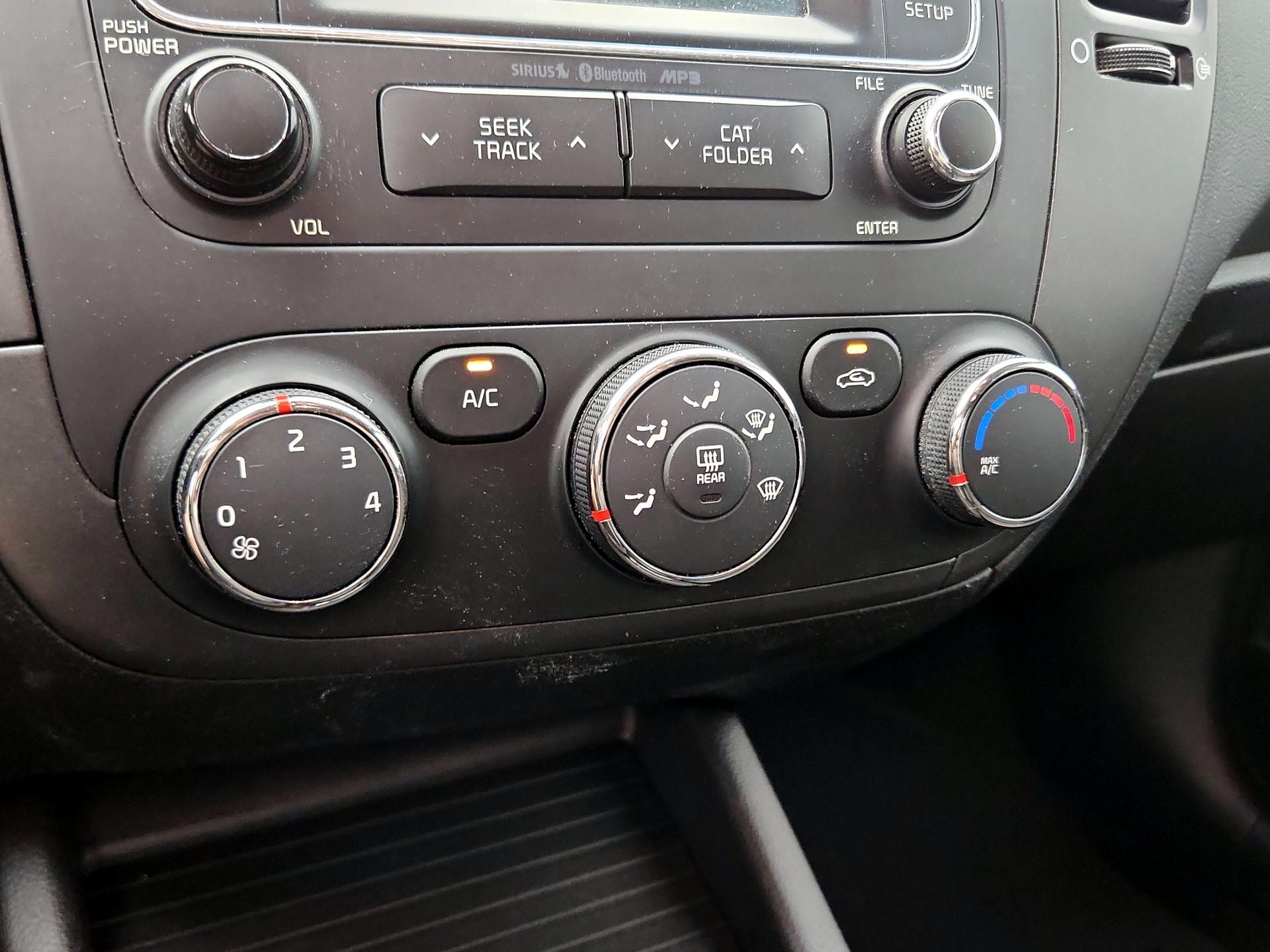 Thumbnail: 2016 Kia Forte - 16