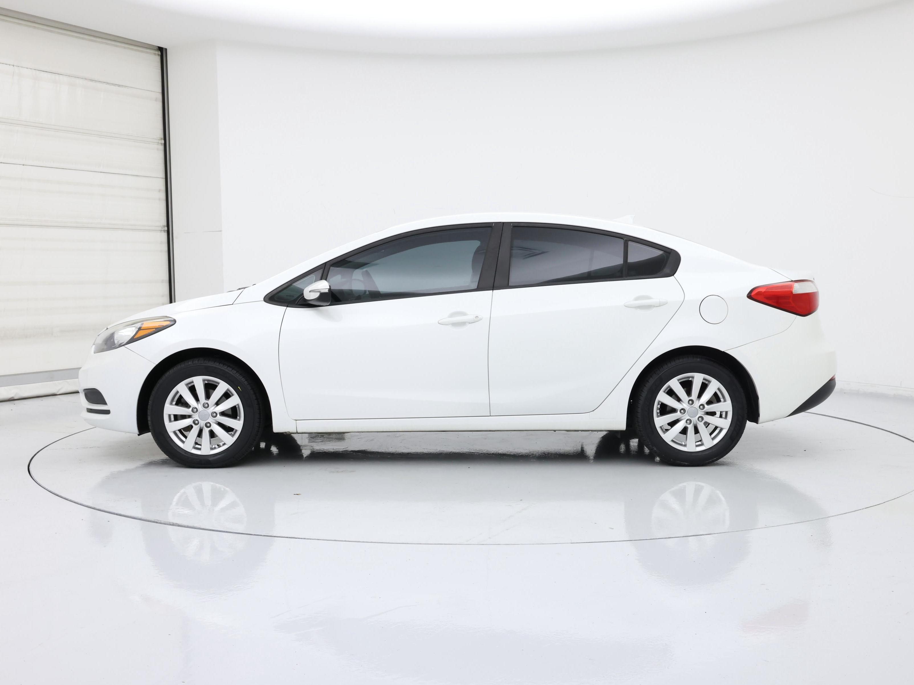 Thumbnail: 2016 Kia Forte - 3