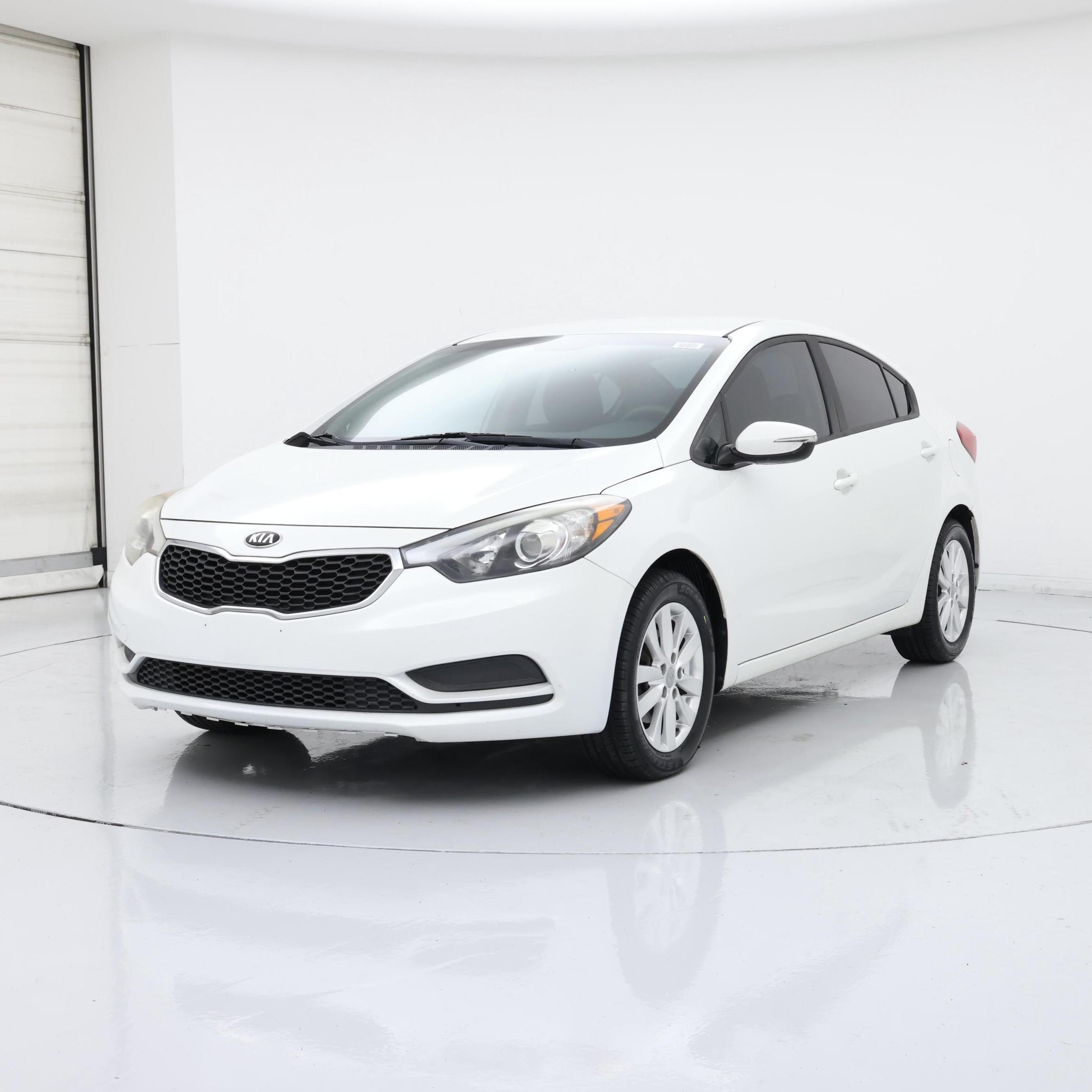 Thumbnail: 2016 Kia Forte - 4