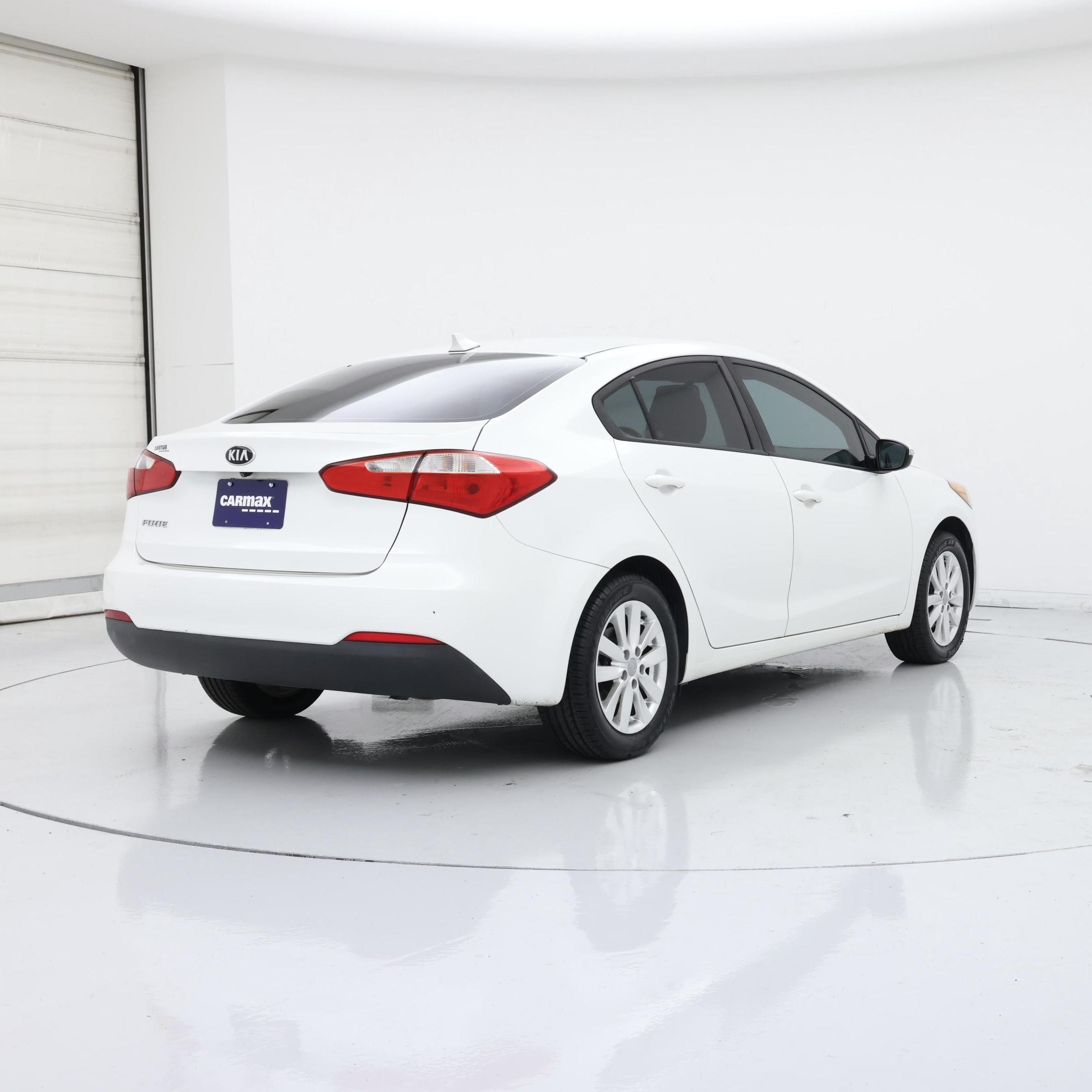 Thumbnail: 2016 Kia Forte - 8