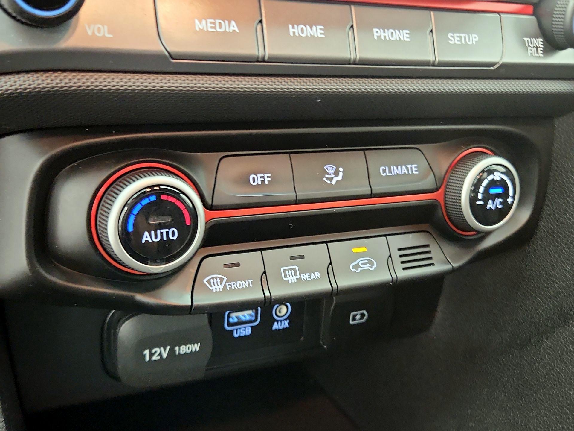 Thumbnail: 2019 Hyundai Veloster - 16