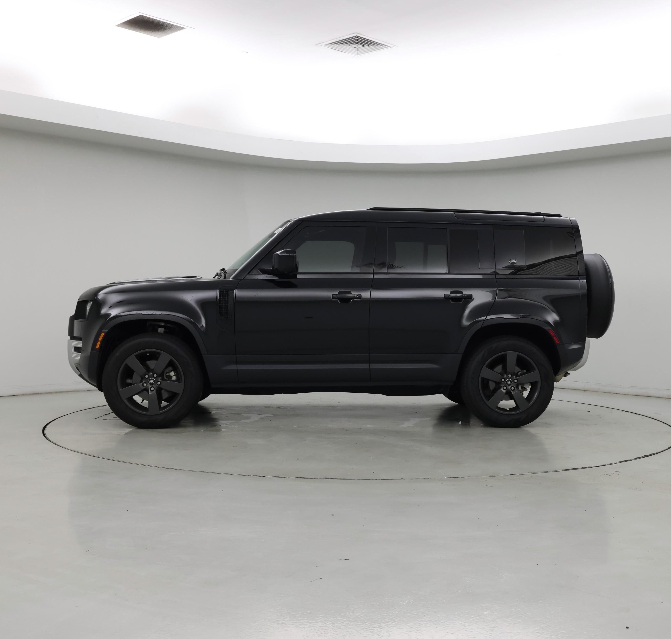 Thumbnail: 2024 Land Rover Defender - 3