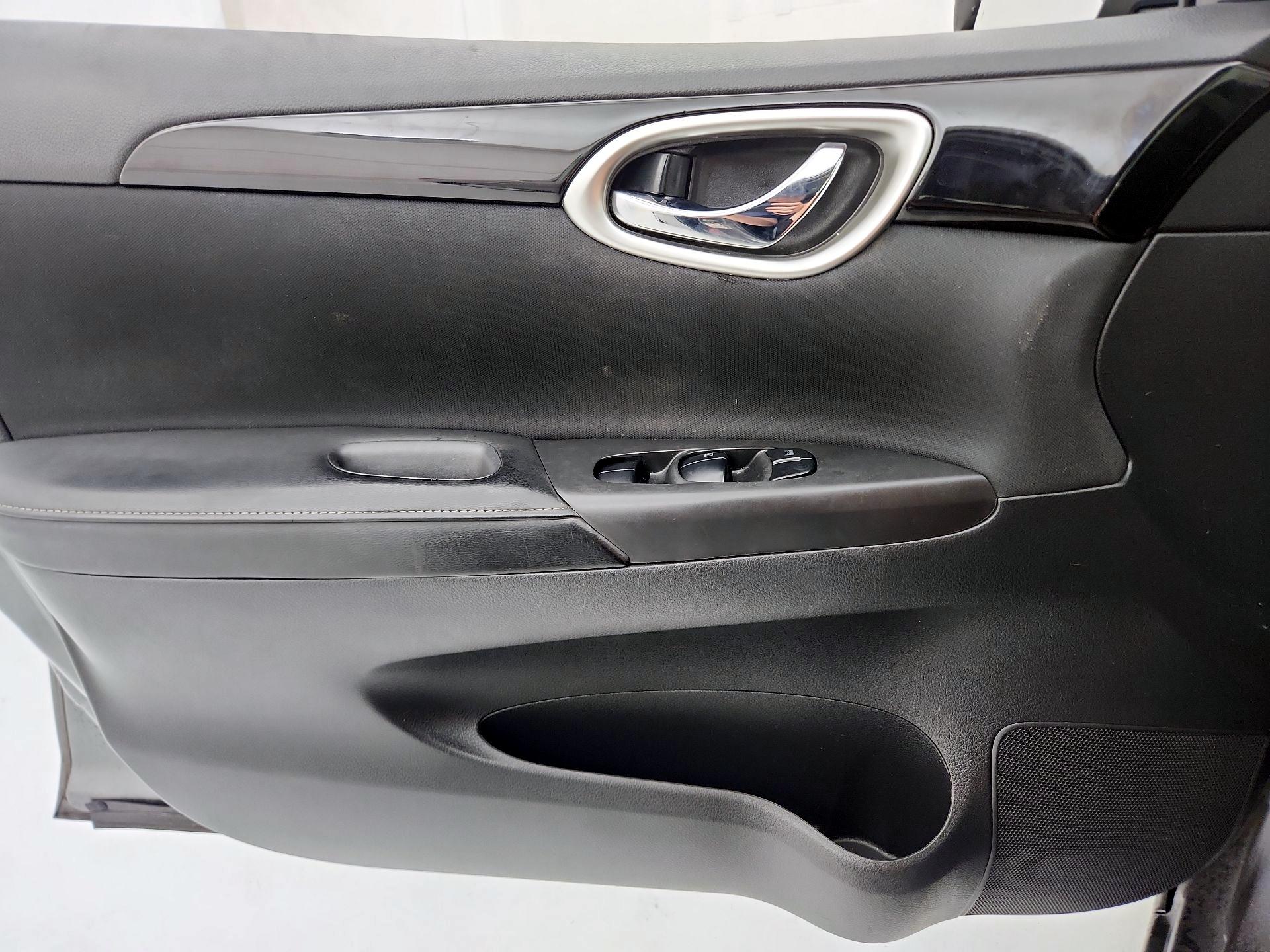 Thumbnail: 2019 Nissan Sentra - 12
