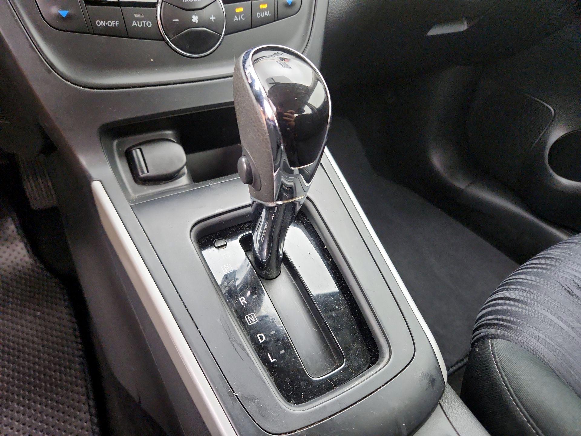 Thumbnail: 2019 Nissan Sentra - 17