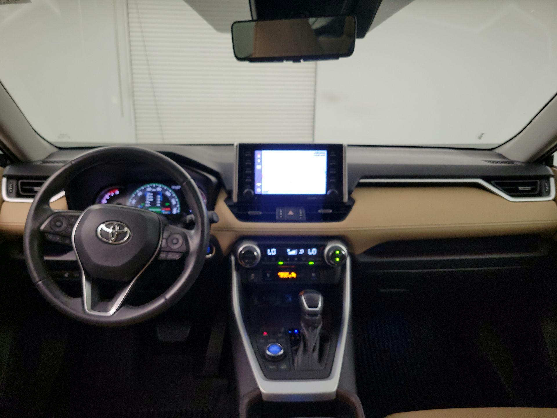Thumbnail: 2019 Toyota RAV4 - 9