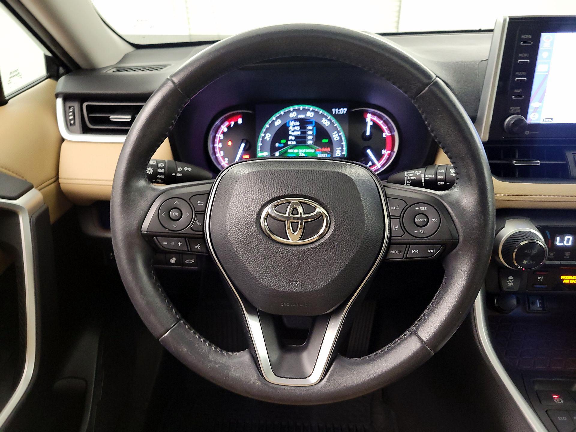 Thumbnail: 2019 Toyota RAV4 - 10