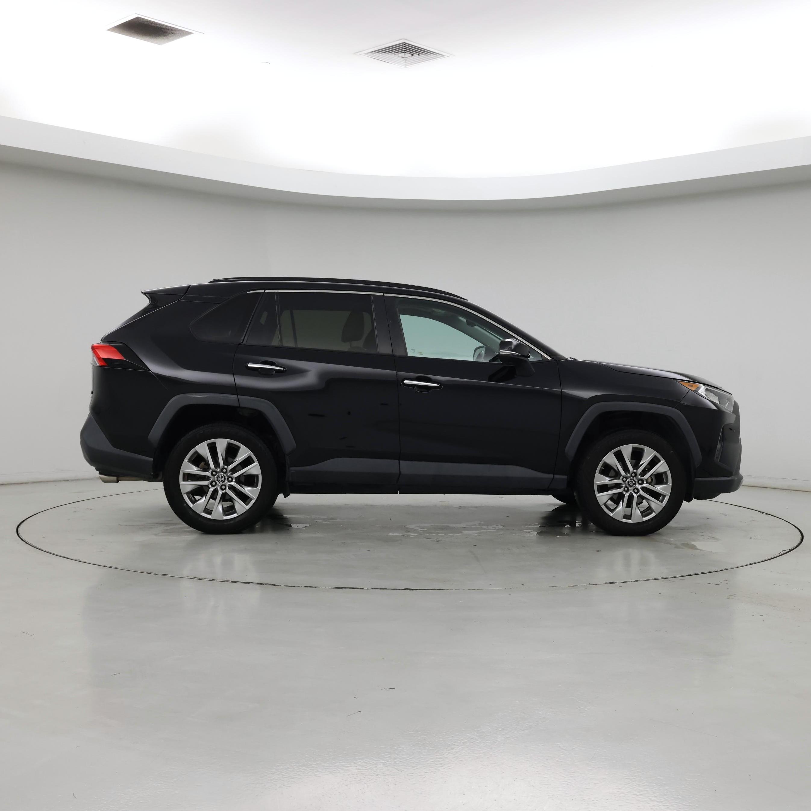 Thumbnail: 2019 Toyota RAV4 - 7