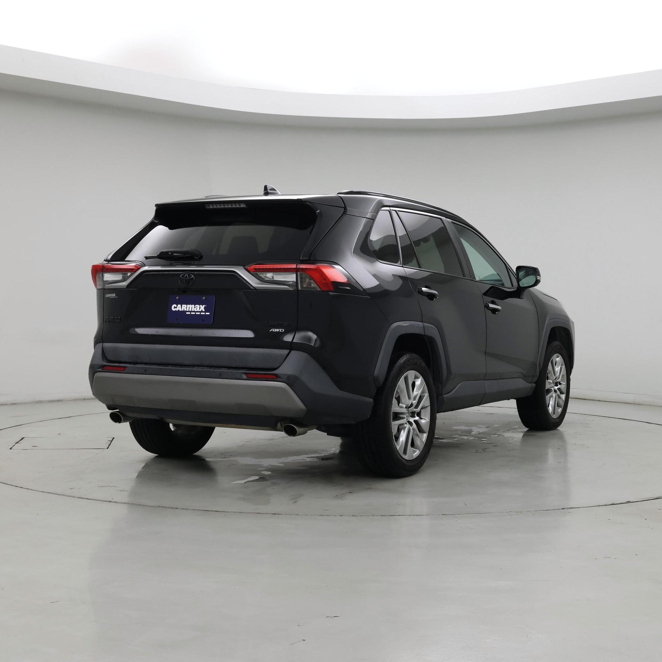 Thumbnail: 2019 Toyota RAV4 - 8