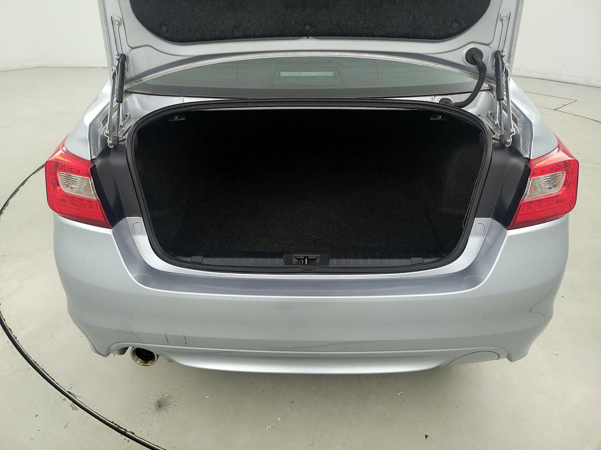 Thumbnail: 2015 Subaru Legacy - 20