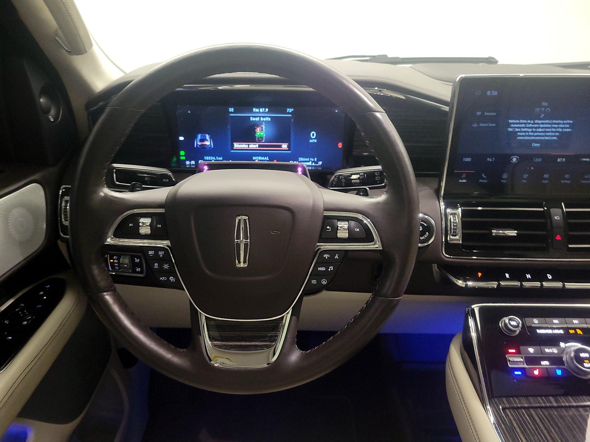 Thumbnail: 2024 Lincoln Navigator L - 10