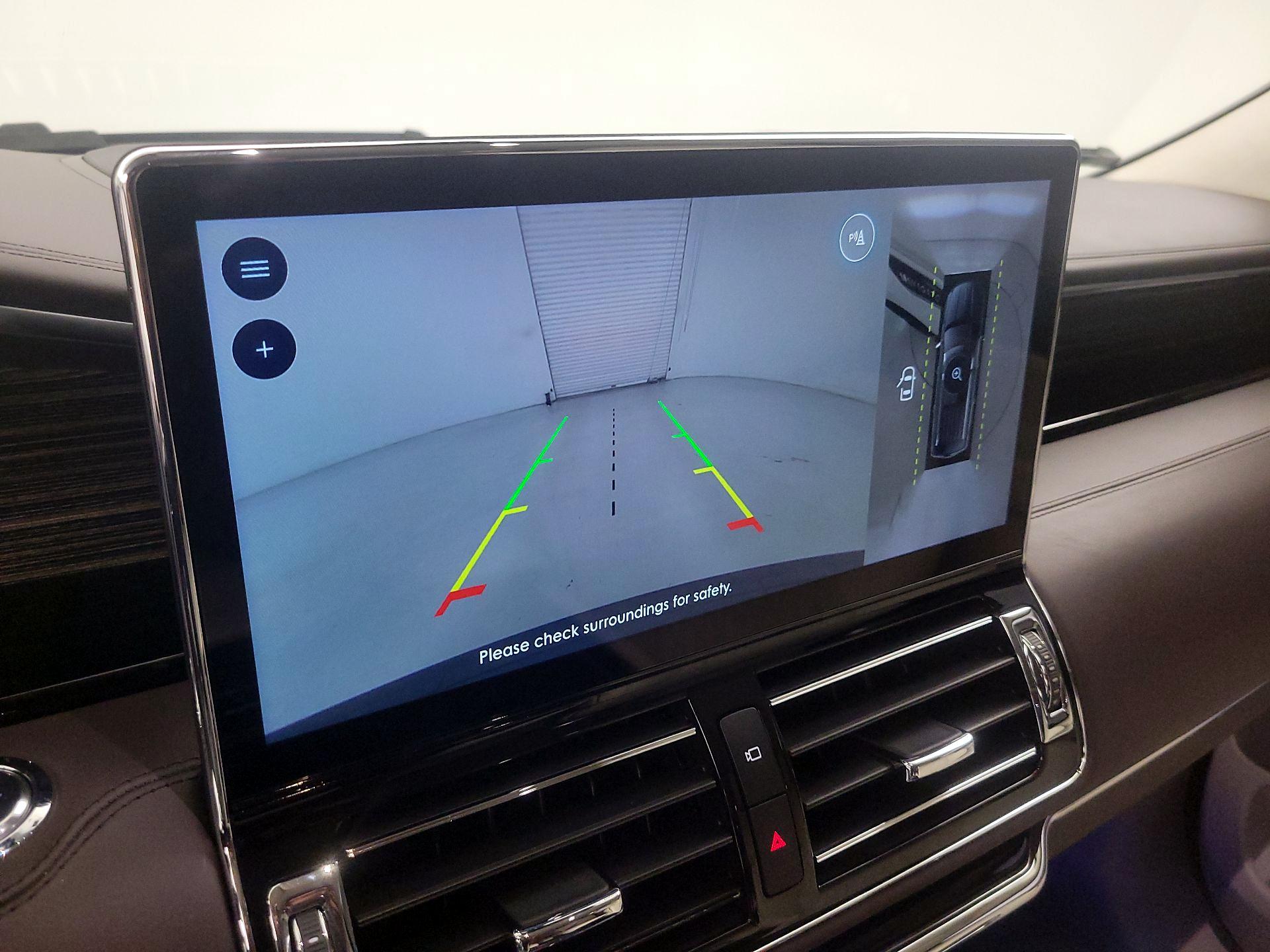 Thumbnail: 2024 Lincoln Navigator L - 15