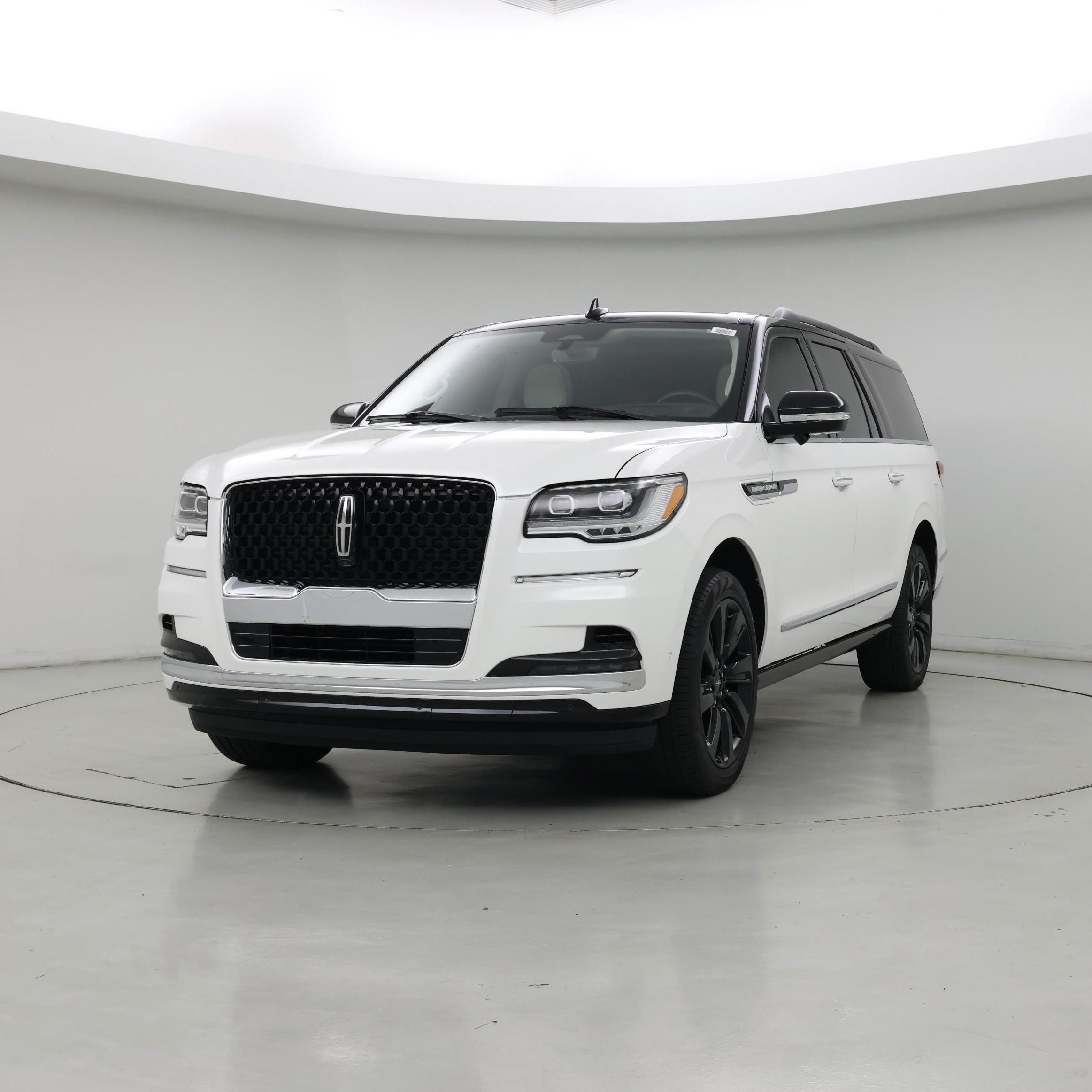 Thumbnail: 2024 Lincoln Navigator L - 4