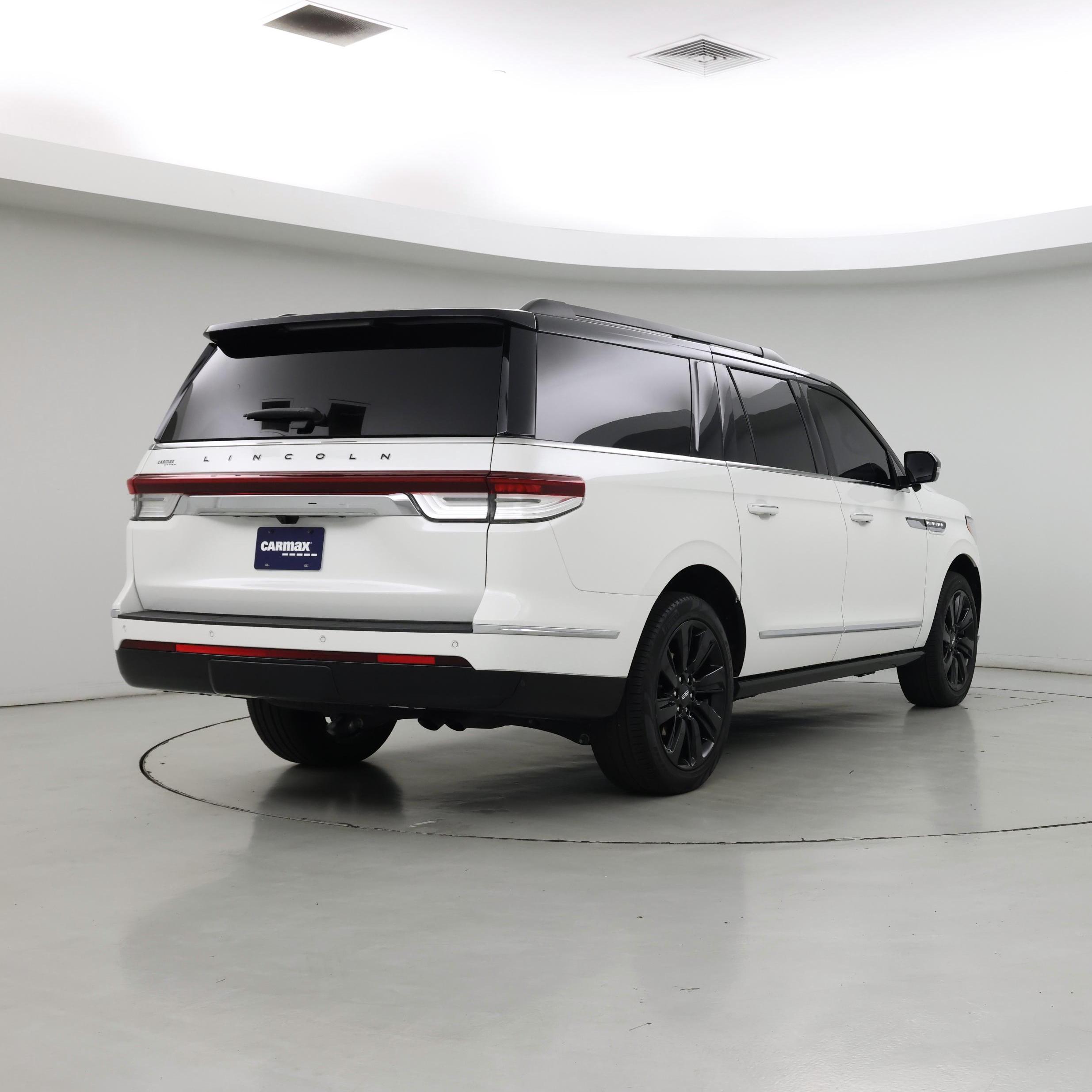 Thumbnail: 2024 Lincoln Navigator L - 8