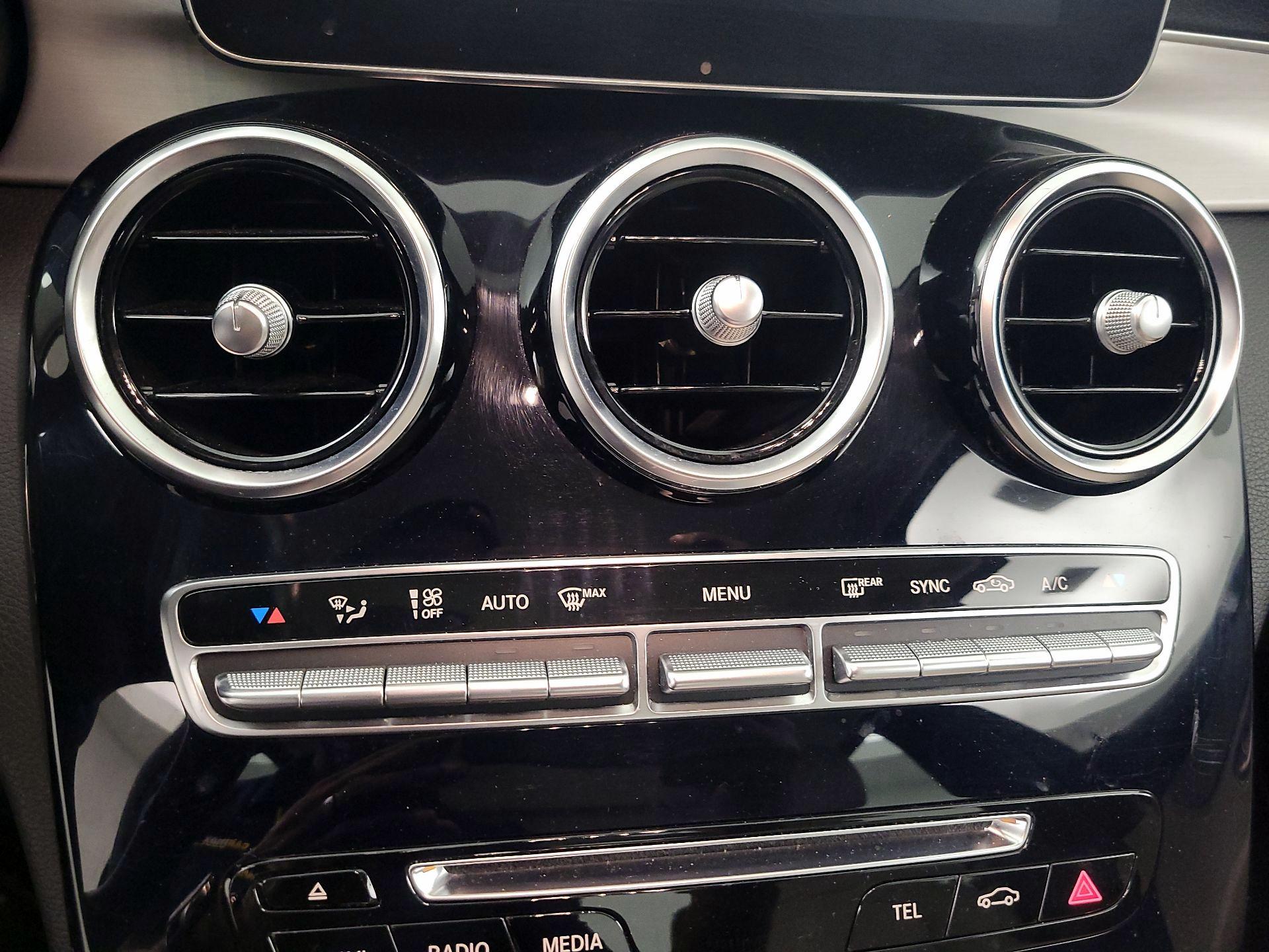 Thumbnail: 2016 Mercedes-Benz C-Class - 17