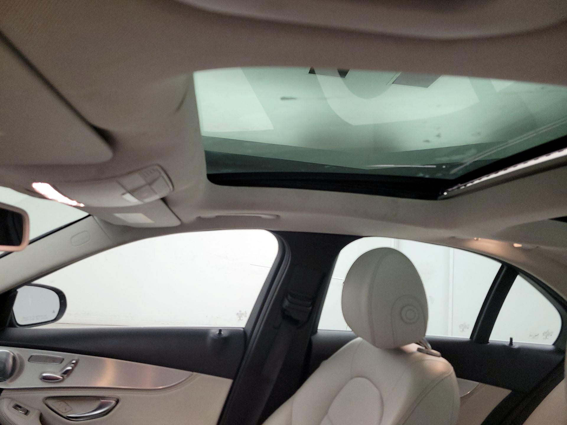 Thumbnail: 2016 Mercedes-Benz C-Class - 20