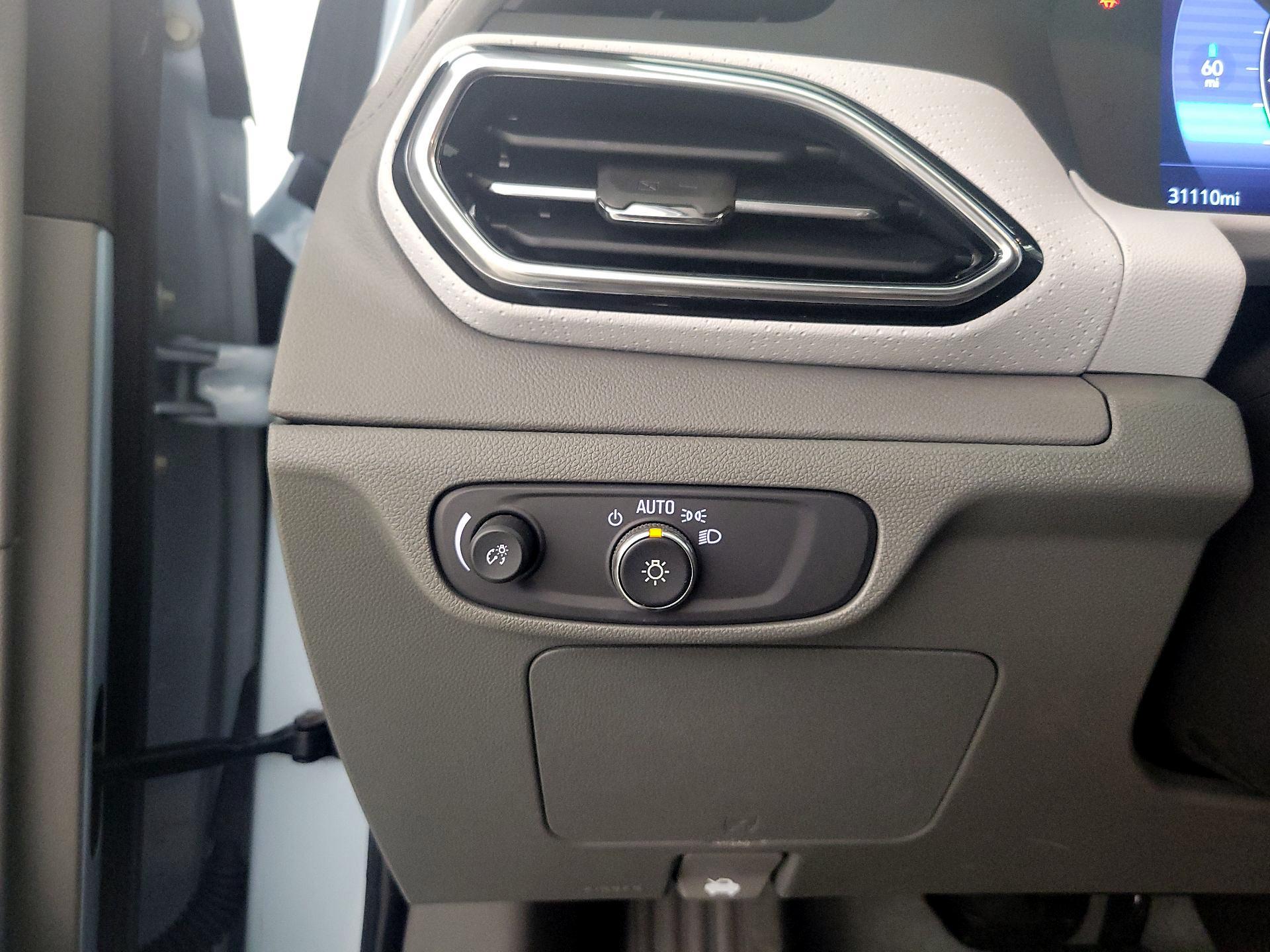 Thumbnail: 2023 Chevrolet Bolt EUV - 13