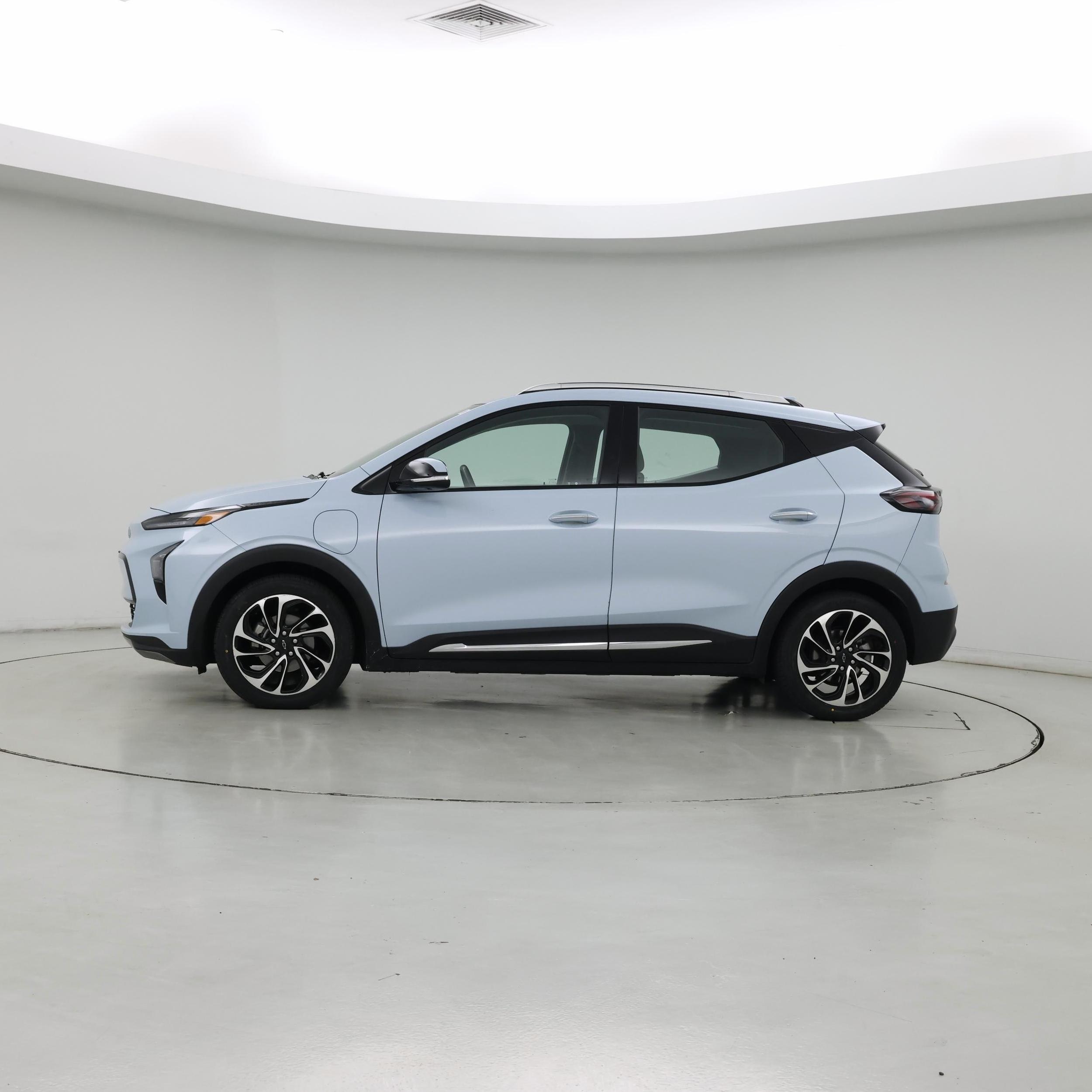 Thumbnail: 2023 Chevrolet Bolt EUV - 3