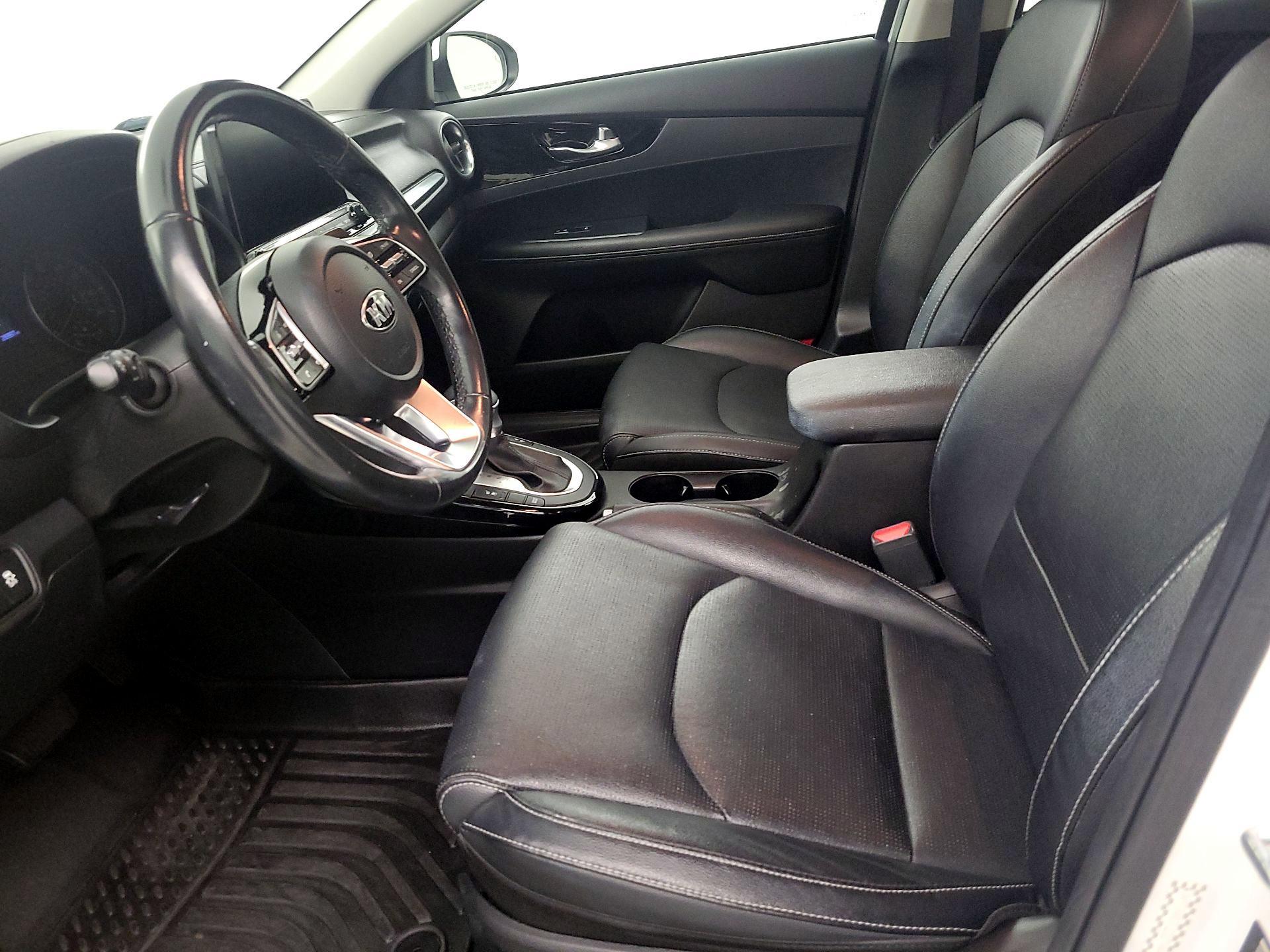 Thumbnail: 2020 Kia Forte - 11