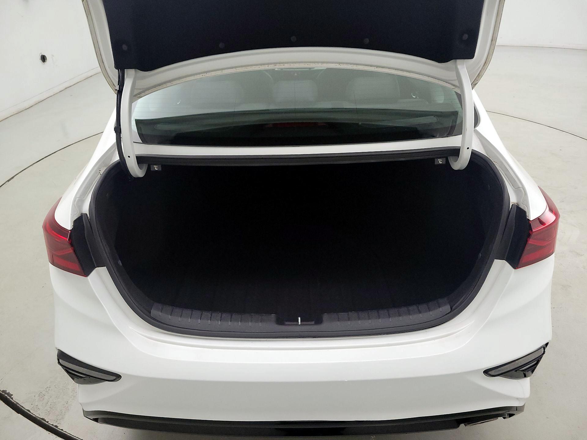Thumbnail: 2020 Kia Forte - 20