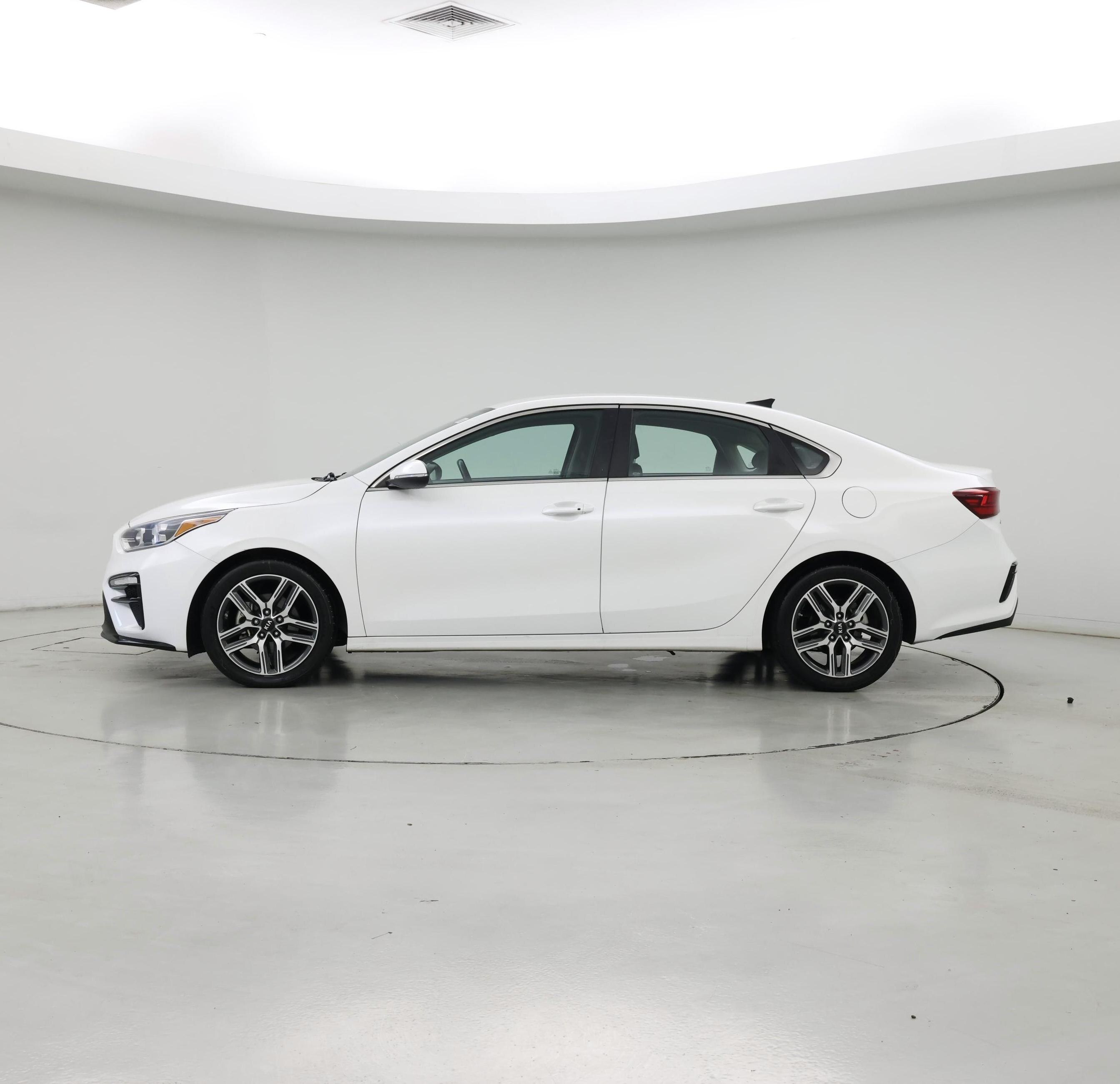 Thumbnail: 2020 Kia Forte - 3