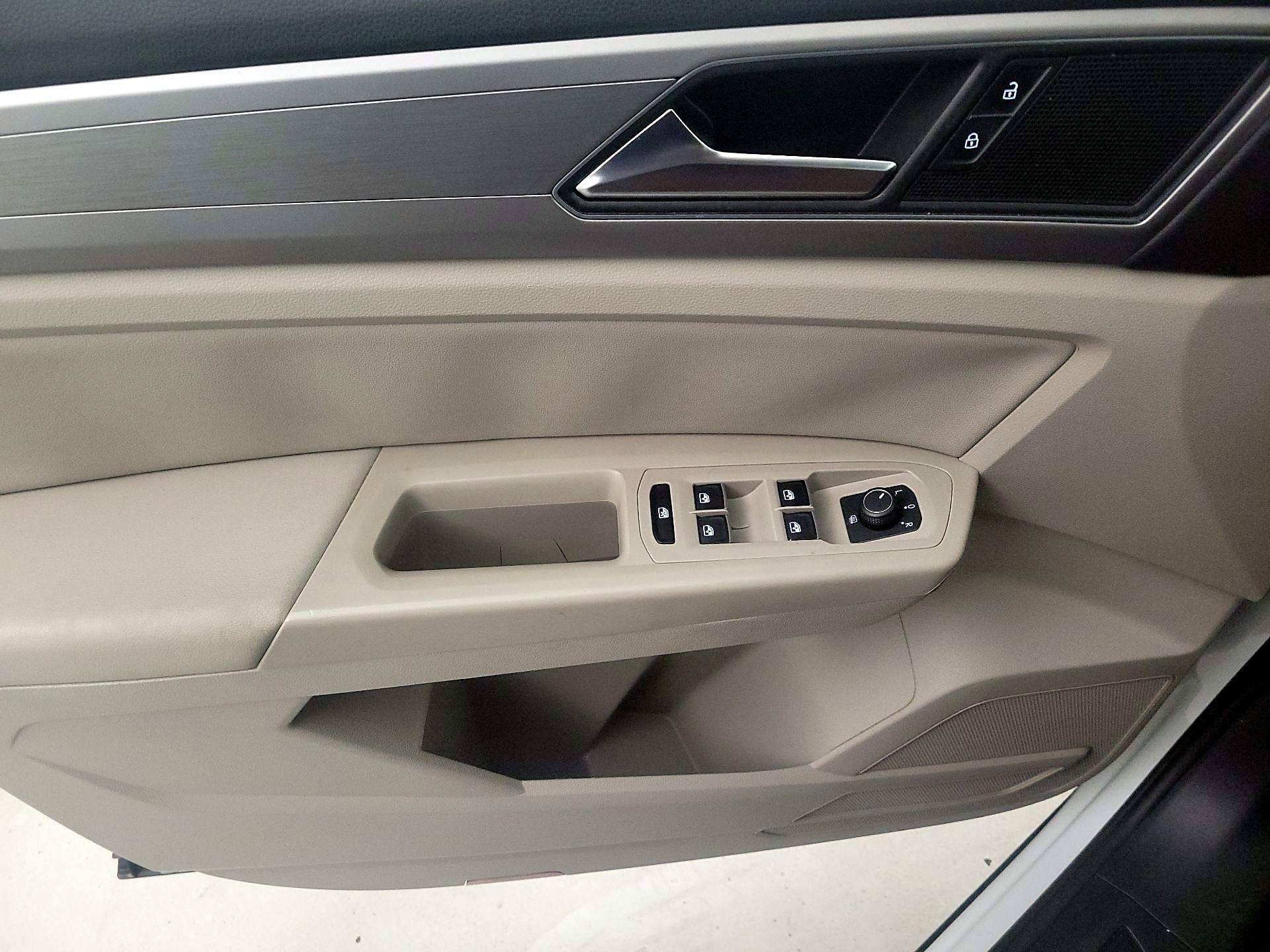 Thumbnail: 2019 Volkswagen Atlas - 12