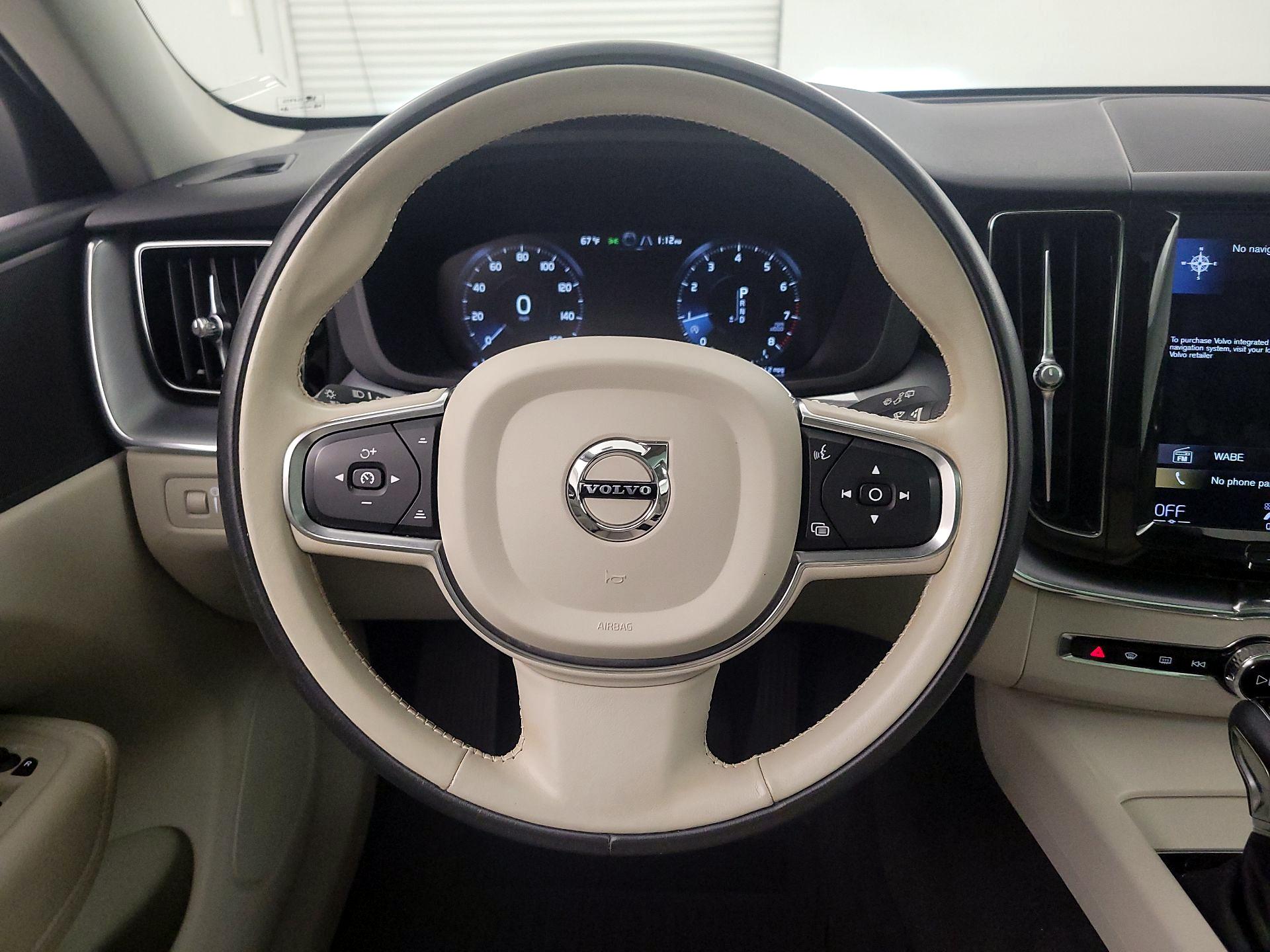 Thumbnail: 2020 Volvo XC60 - 10