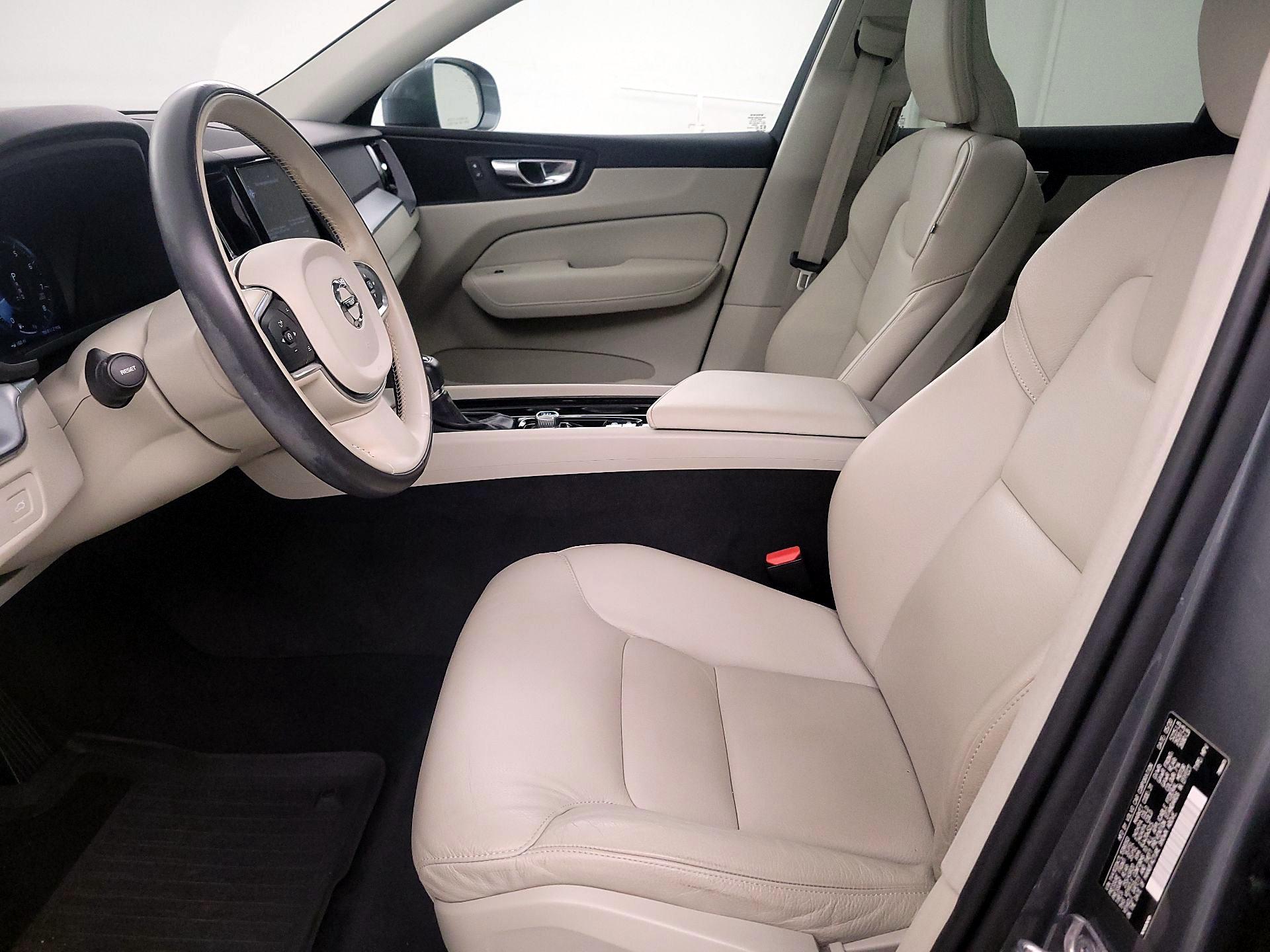 Thumbnail: 2020 Volvo XC60 - 11
