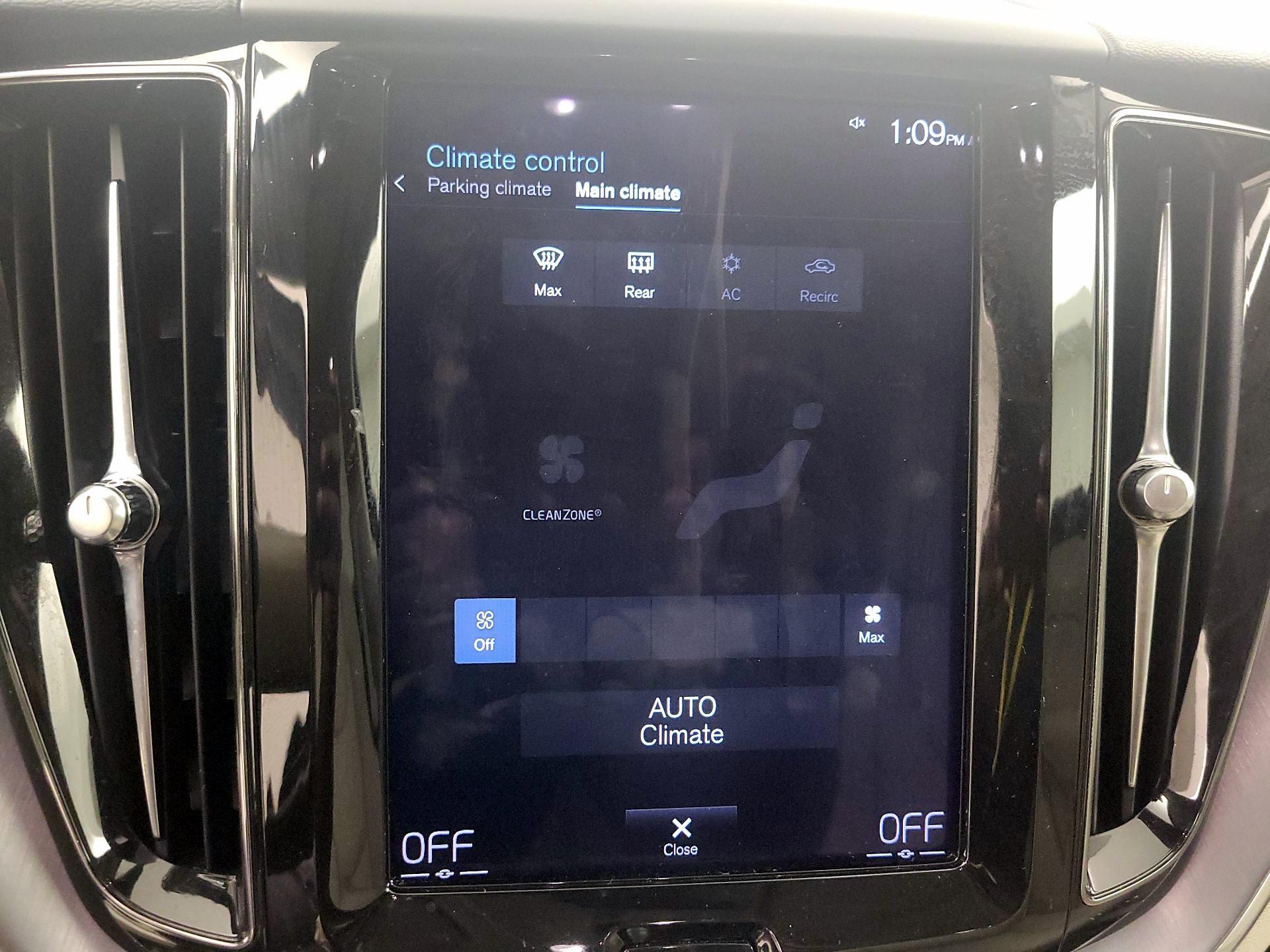 Thumbnail: 2020 Volvo XC60 - 16