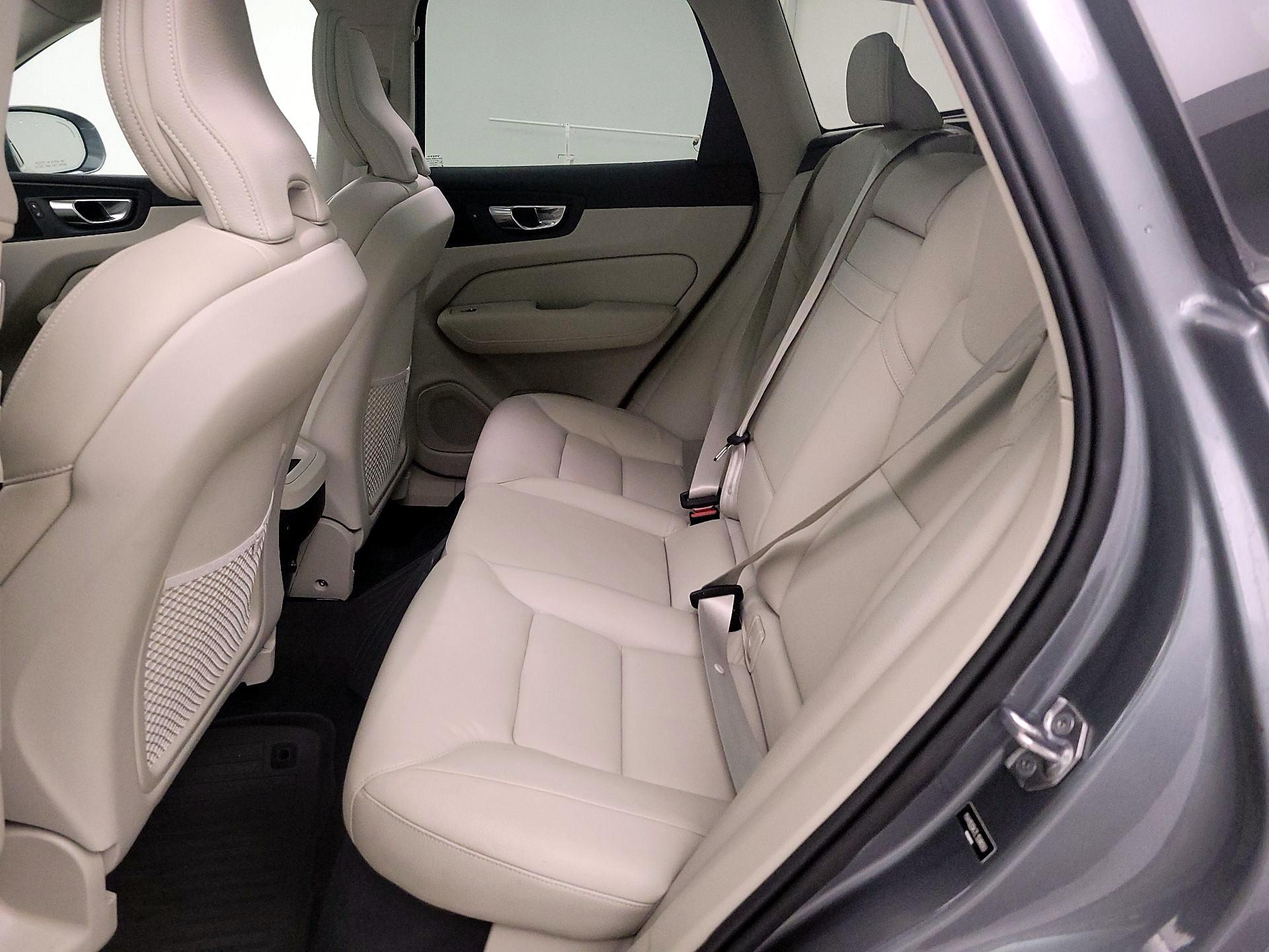 Thumbnail: 2020 Volvo XC60 - 20