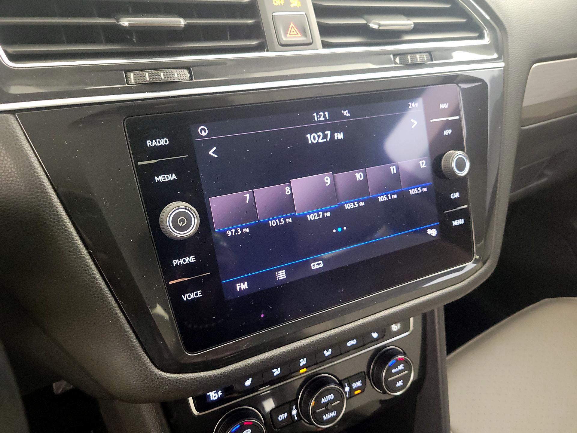 Thumbnail: 2018 Volkswagen Tiguan - 15