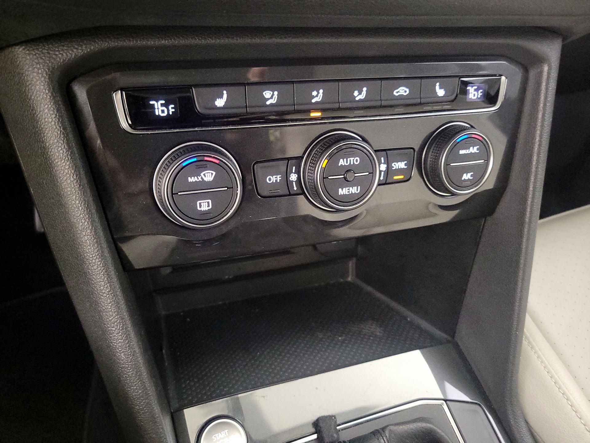 Thumbnail: 2018 Volkswagen Tiguan - 16