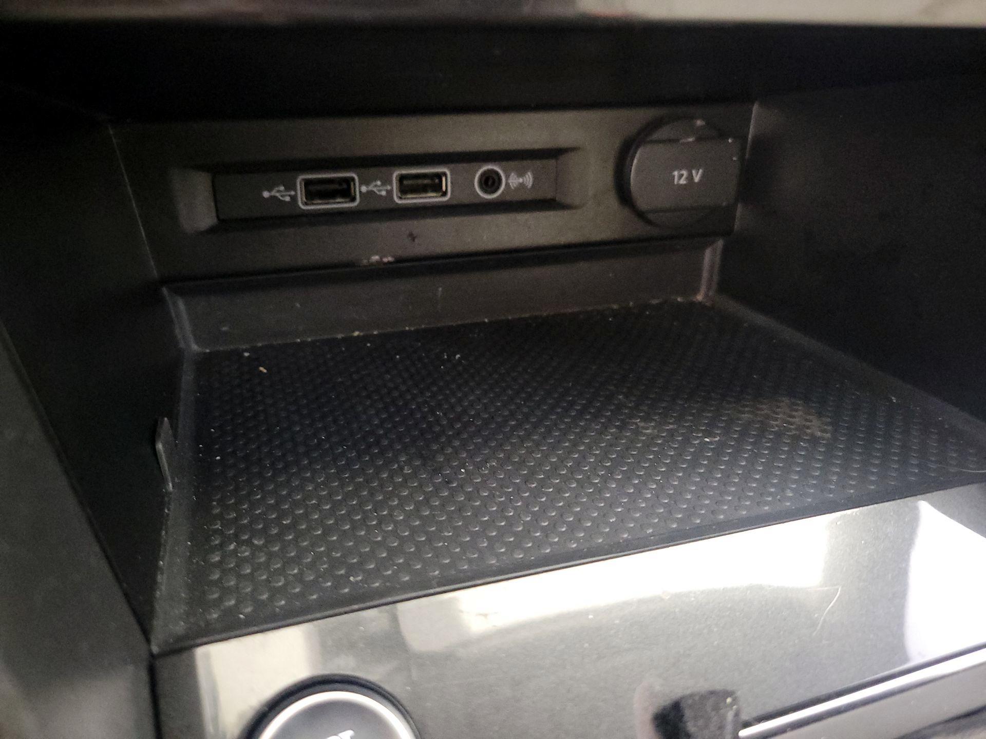 Thumbnail: 2018 Volkswagen Tiguan - 18