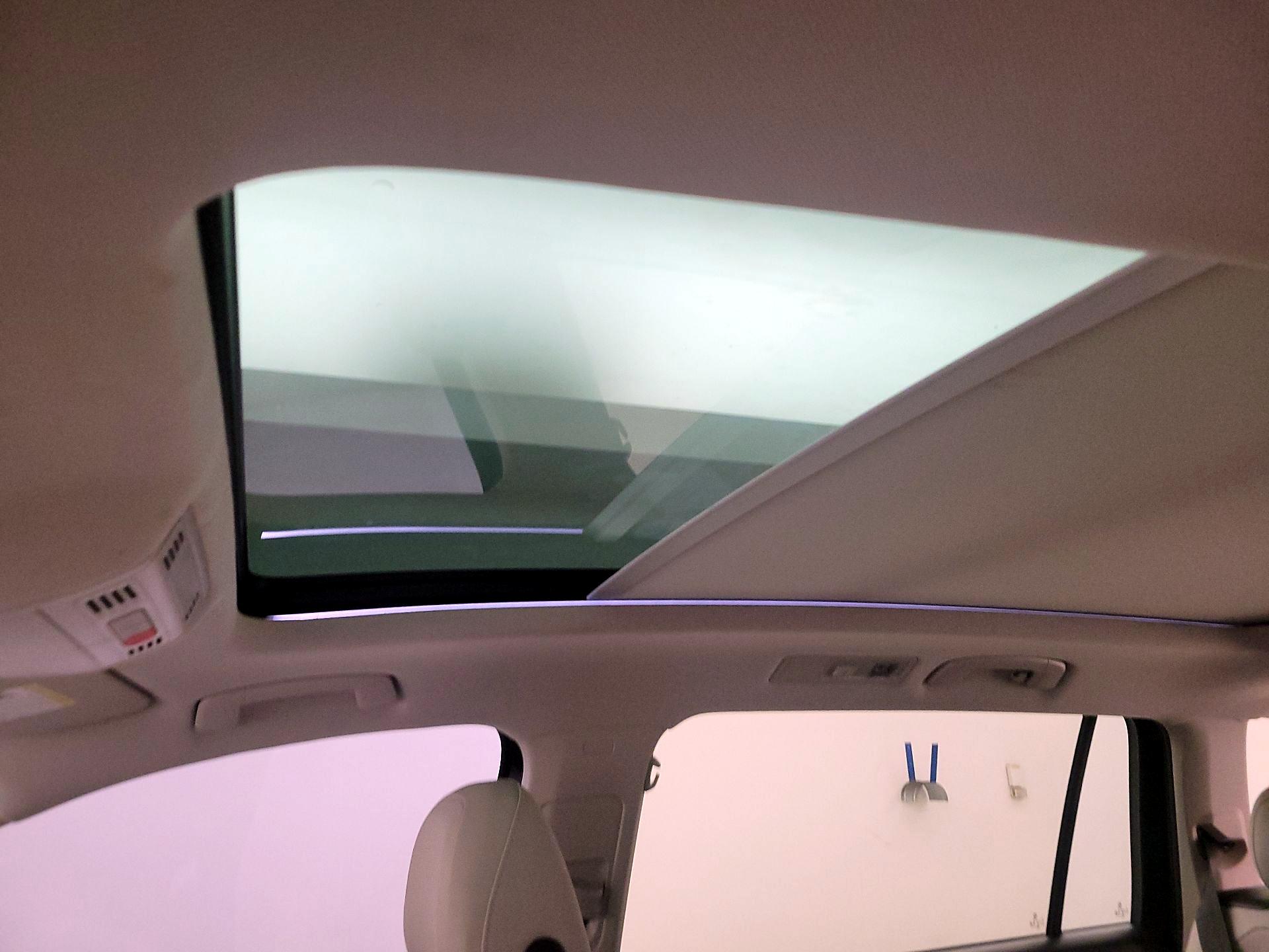 Thumbnail: 2018 Volkswagen Tiguan - 19