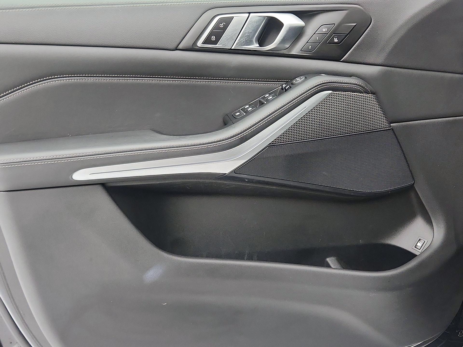 Thumbnail: 2022 BMW X5 - 12