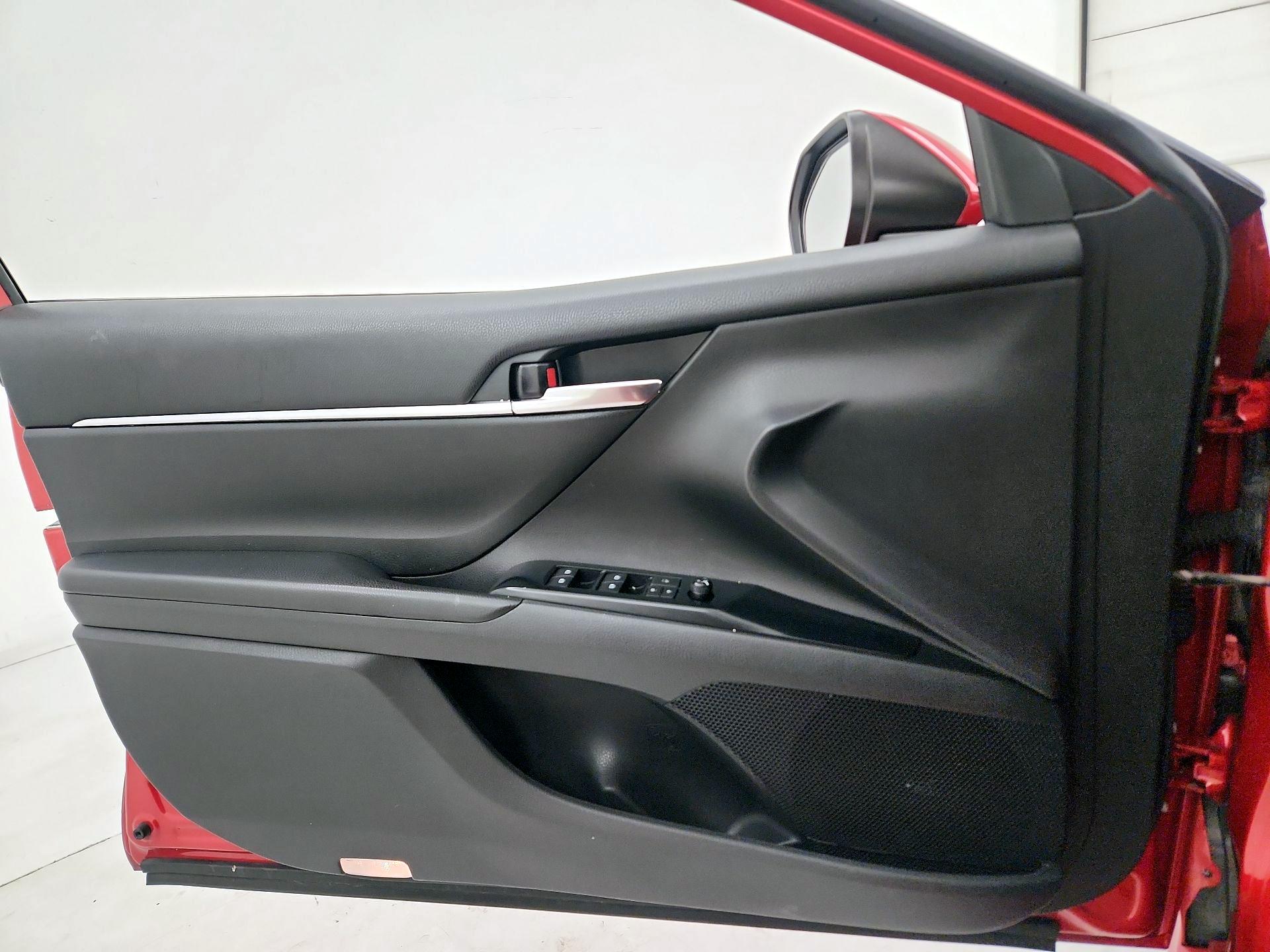 Thumbnail: 2019 Toyota Camry - 12