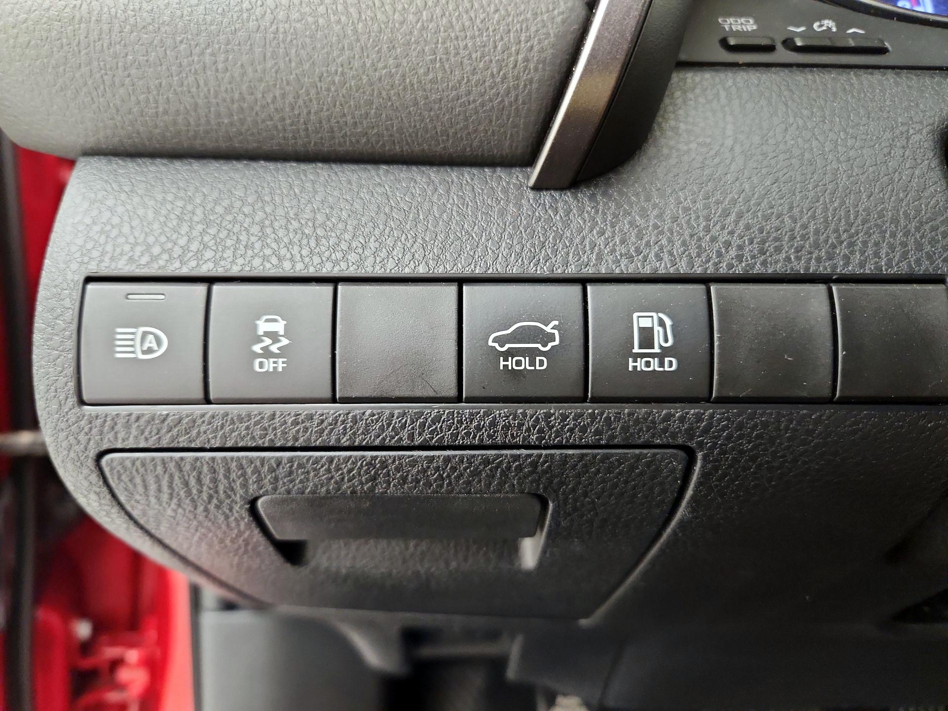 Thumbnail: 2019 Toyota Camry - 13