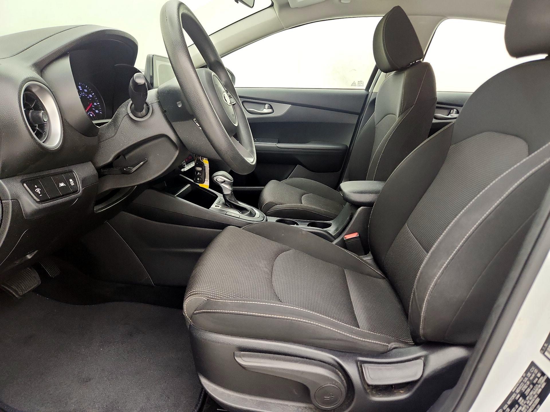 Thumbnail: 2019 Kia Forte - 11
