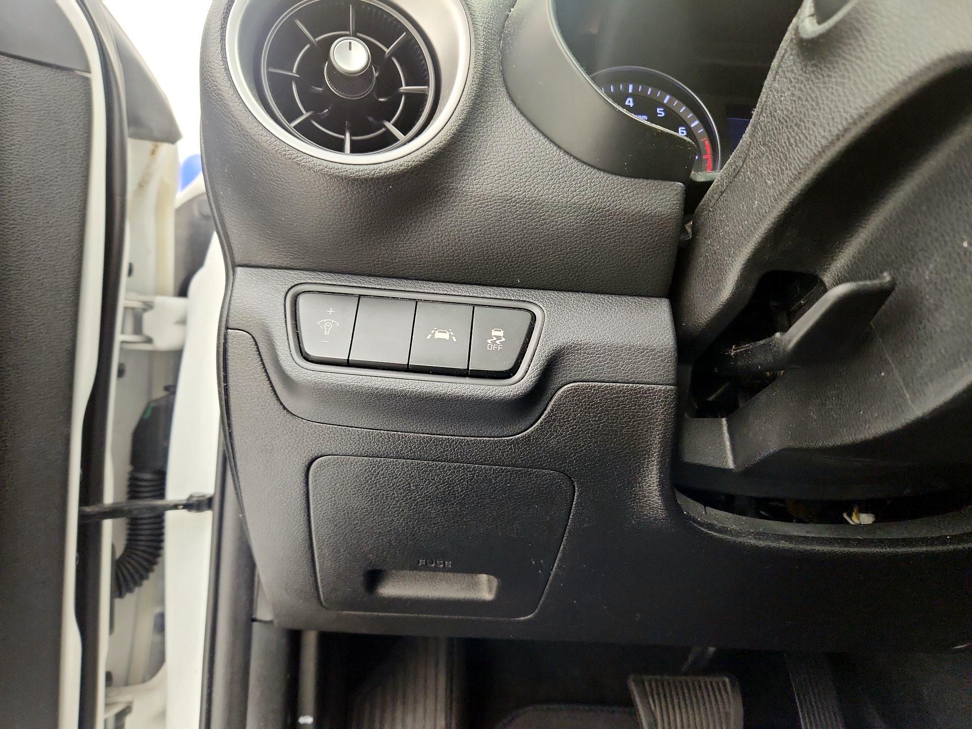Thumbnail: 2019 Kia Forte - 13