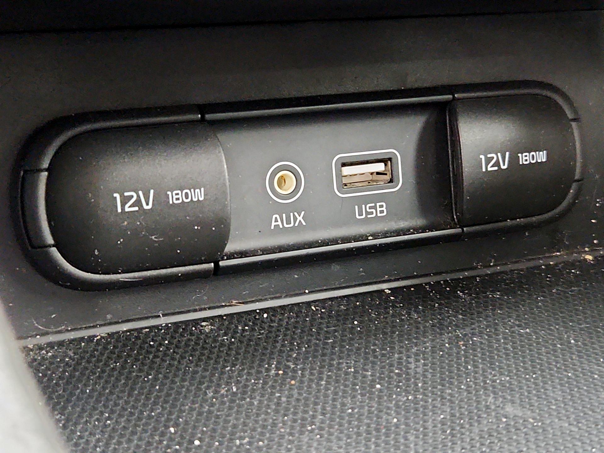 Thumbnail: 2019 Kia Forte - 18