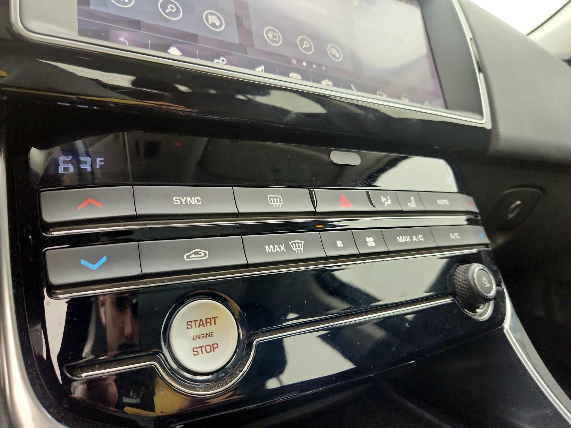 Thumbnail: 2019 Jaguar XE - 16