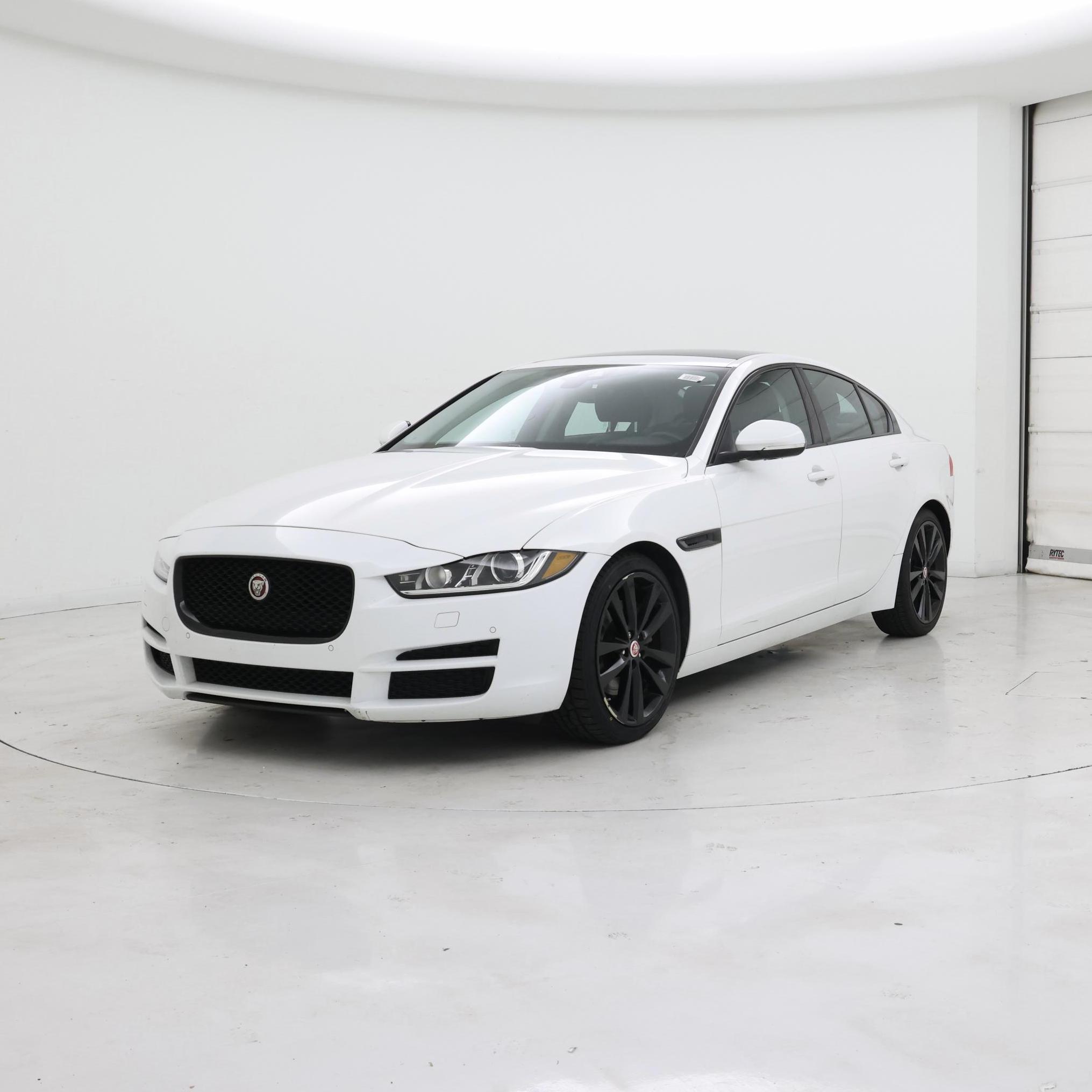 Thumbnail: 2019 Jaguar XE - 4