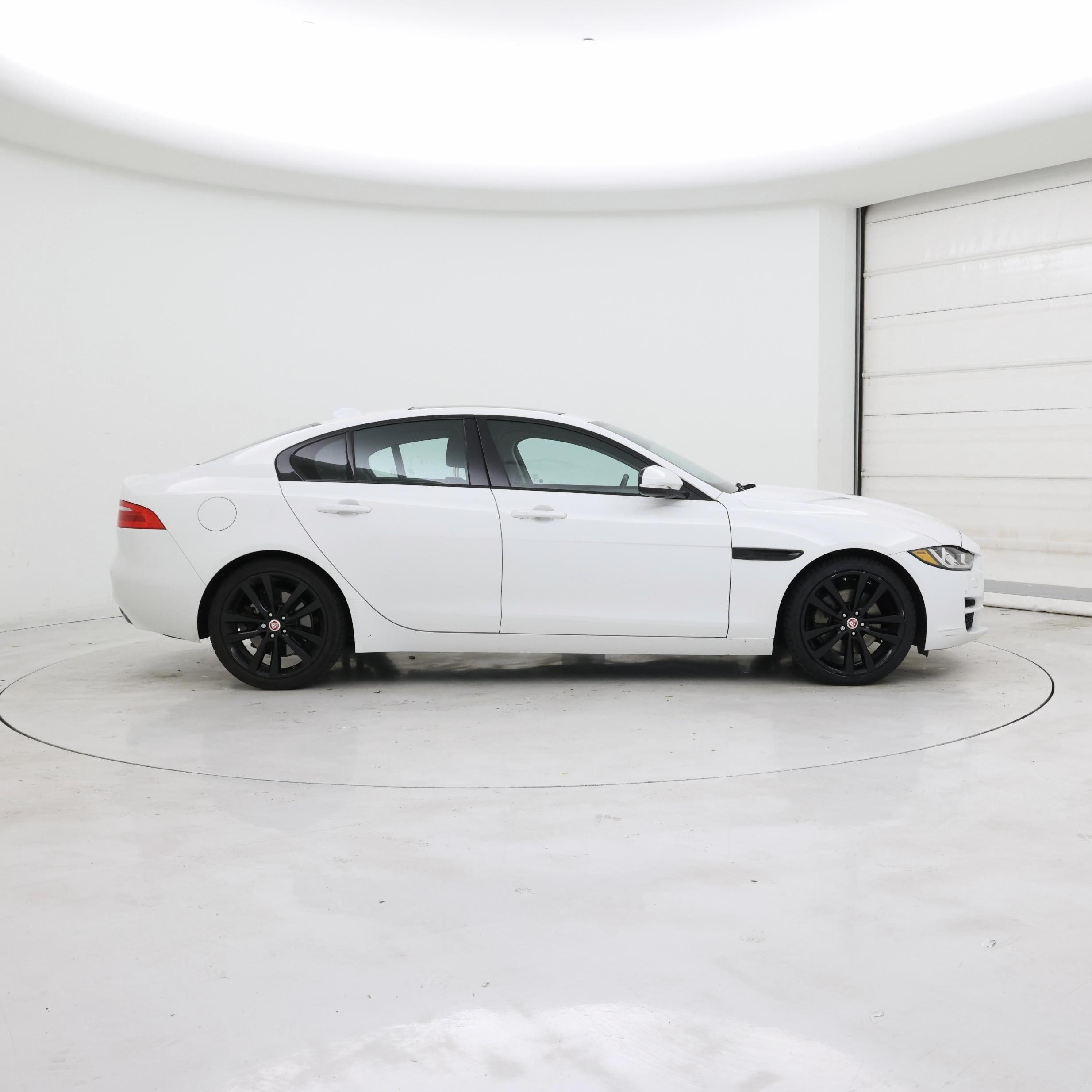Thumbnail: 2019 Jaguar XE - 7