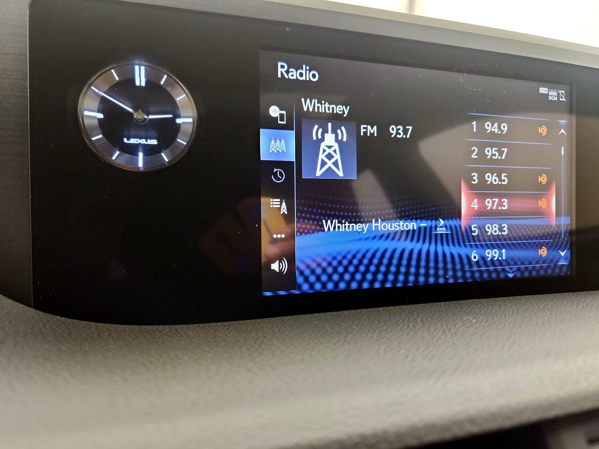 Thumbnail: 2021 Lexus ES - 15
