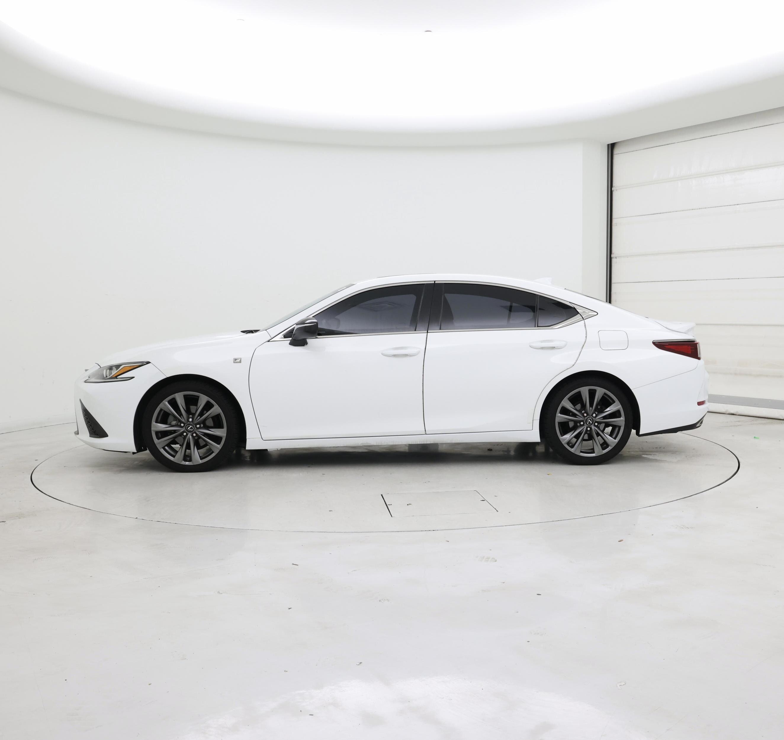 Thumbnail: 2021 Lexus ES - 3