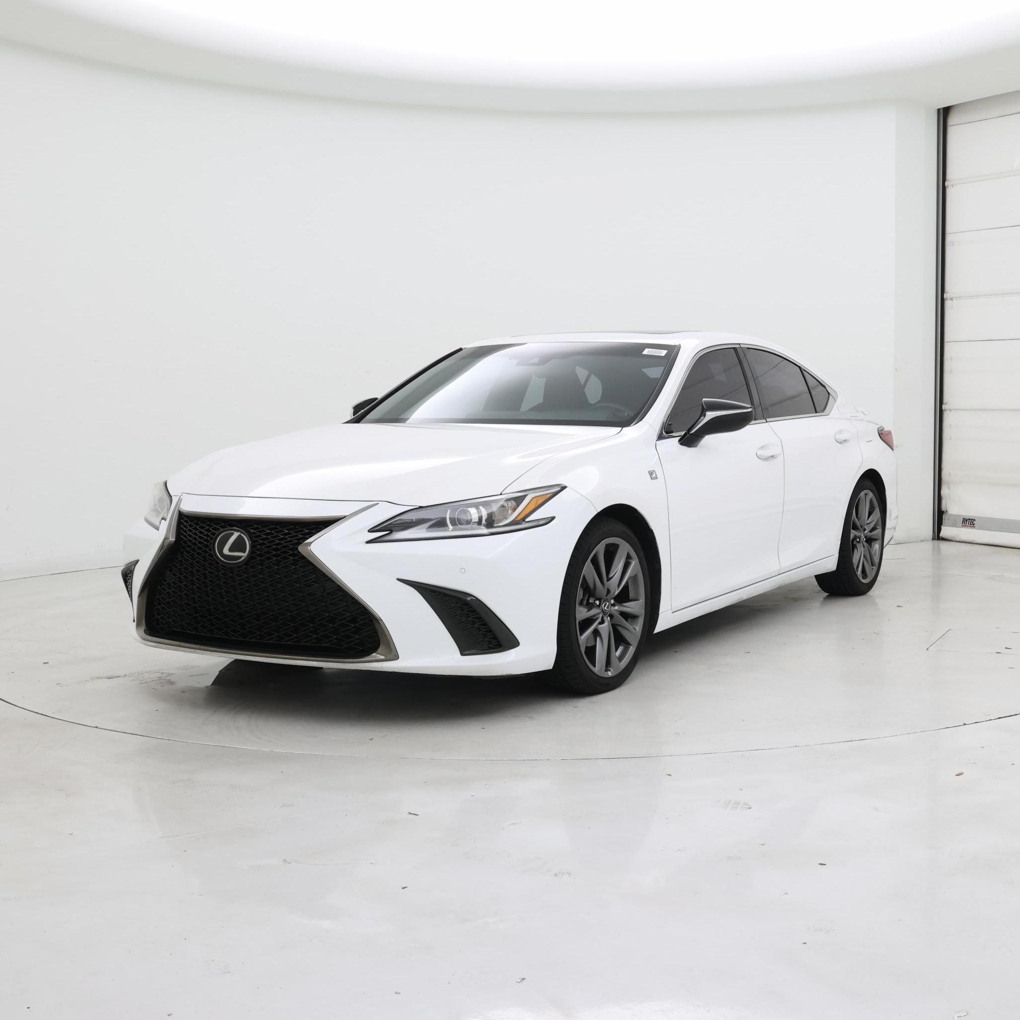 Thumbnail: 2021 Lexus ES - 4