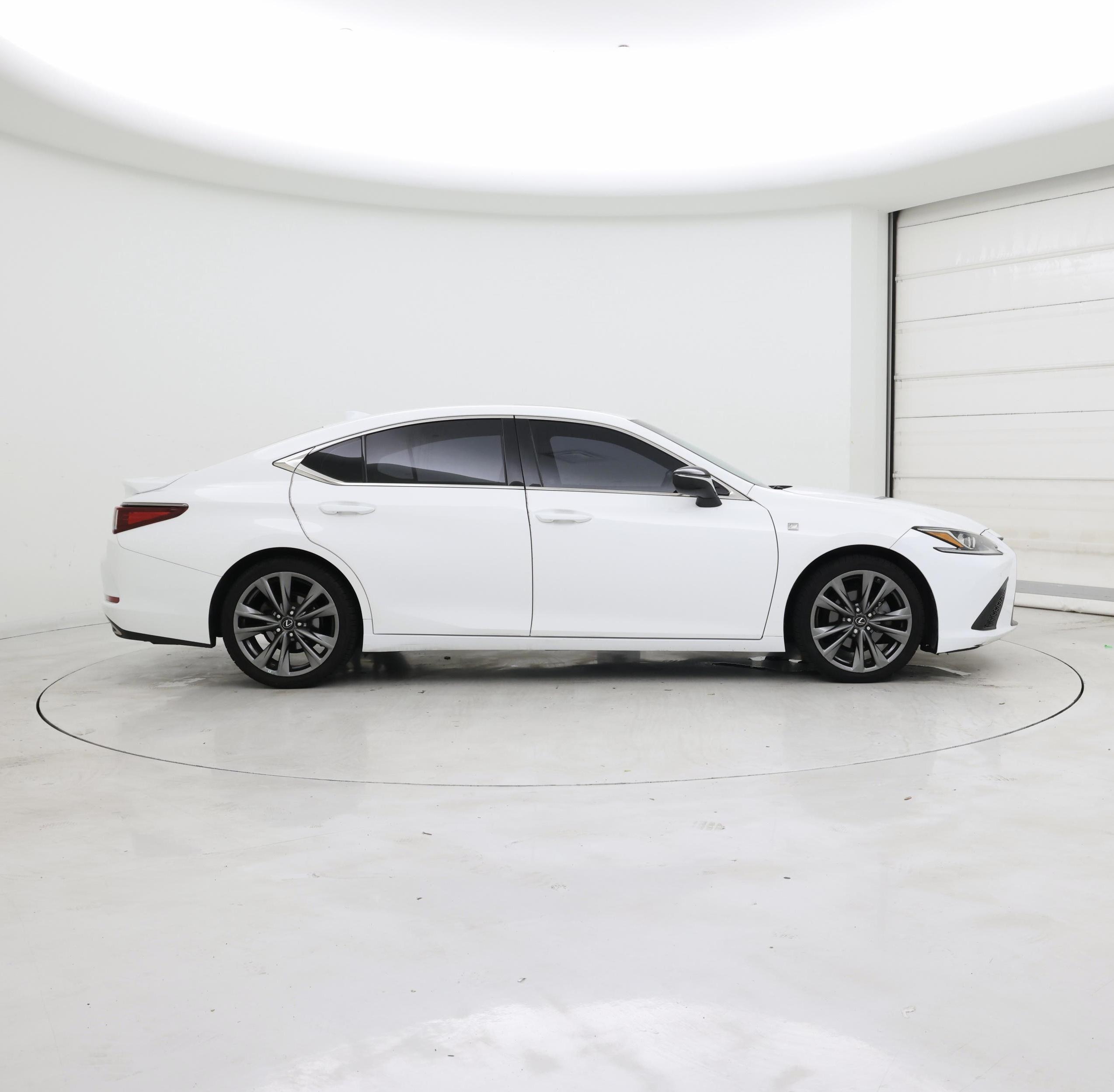Thumbnail: 2021 Lexus ES - 7