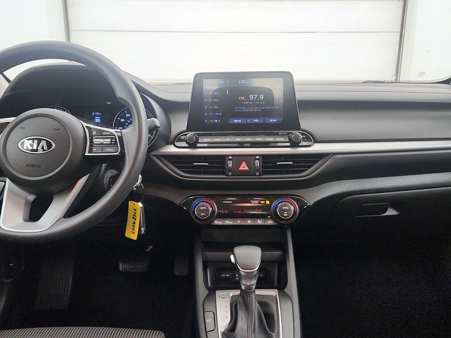 Thumbnail: 2019 Kia Forte - 9